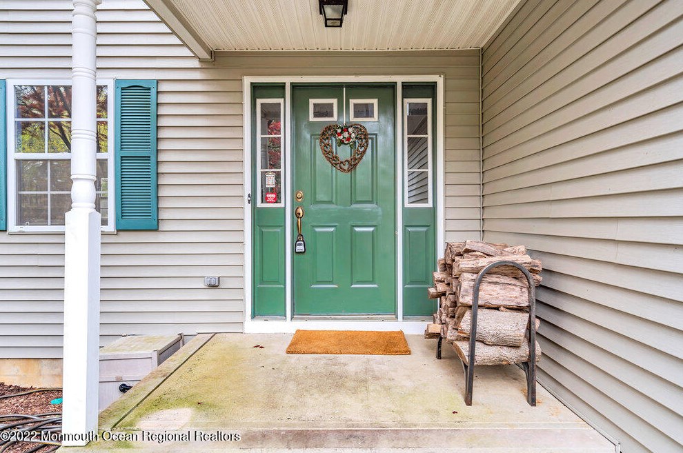 208 Medjay Ln, Toms River NJ  08755-1013 exterior