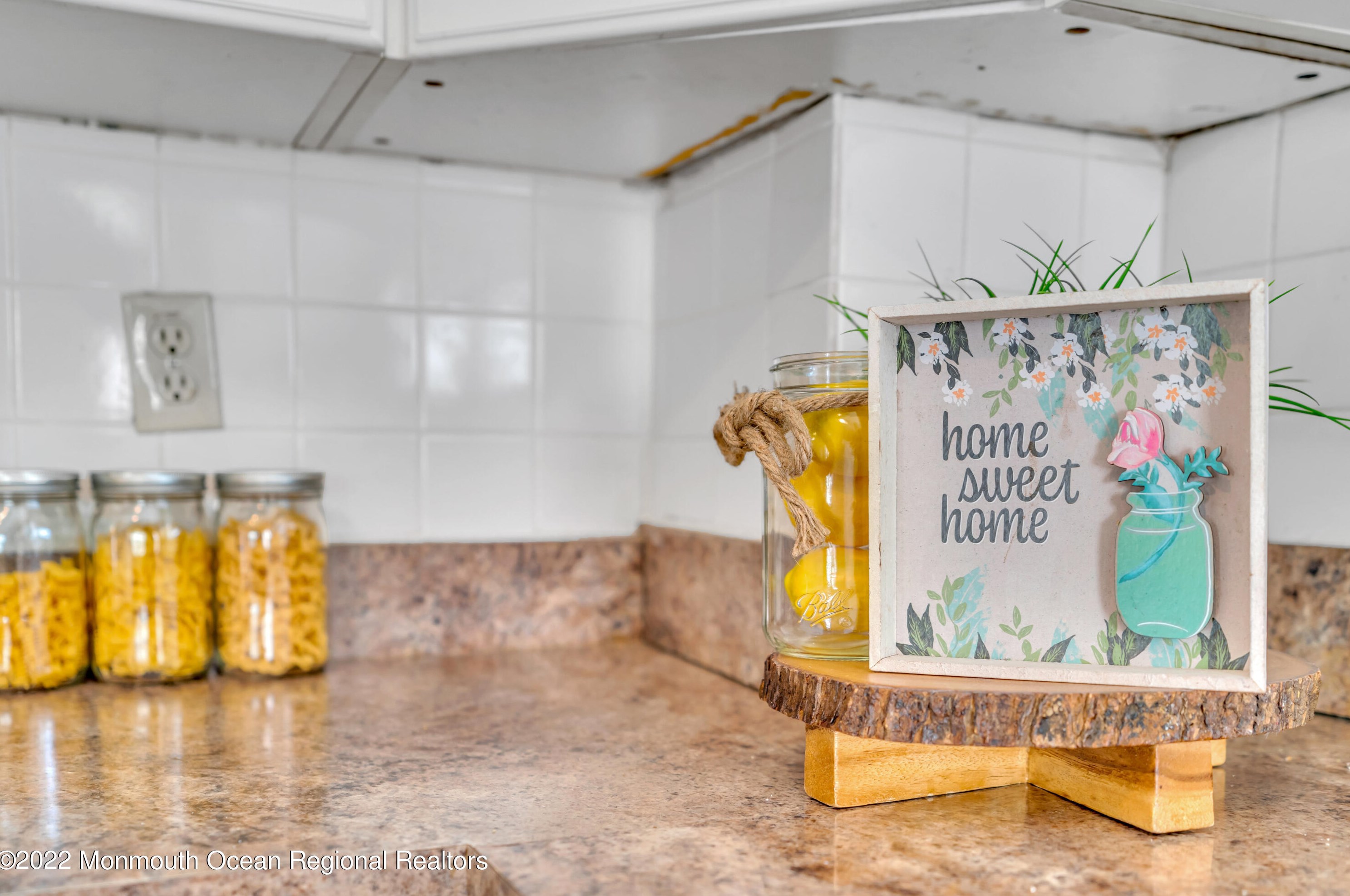 160 Broad St, Matawan NJ  07747-3135 exterior