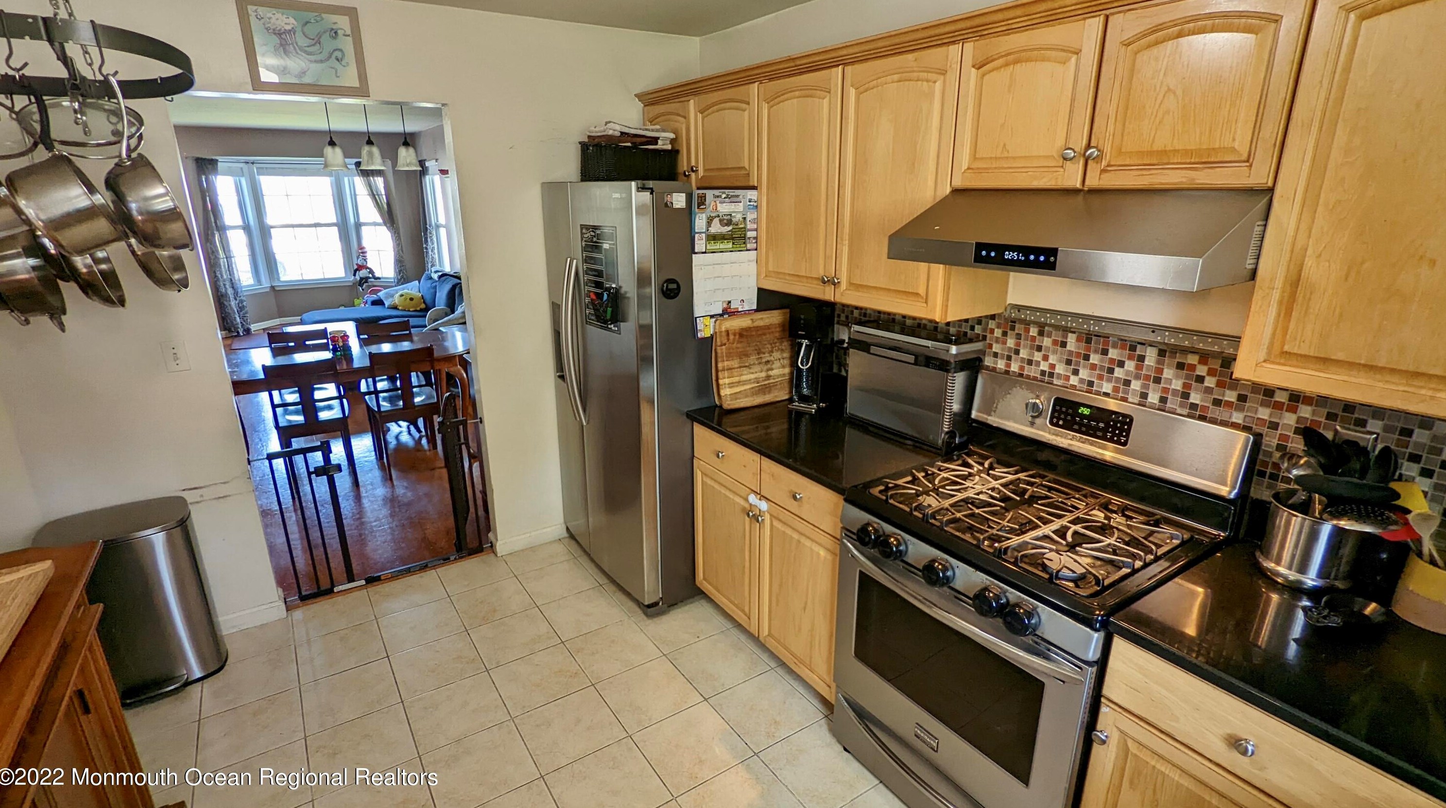 4 Dolan Ave, Matawan NJ 07747-1007 exterior