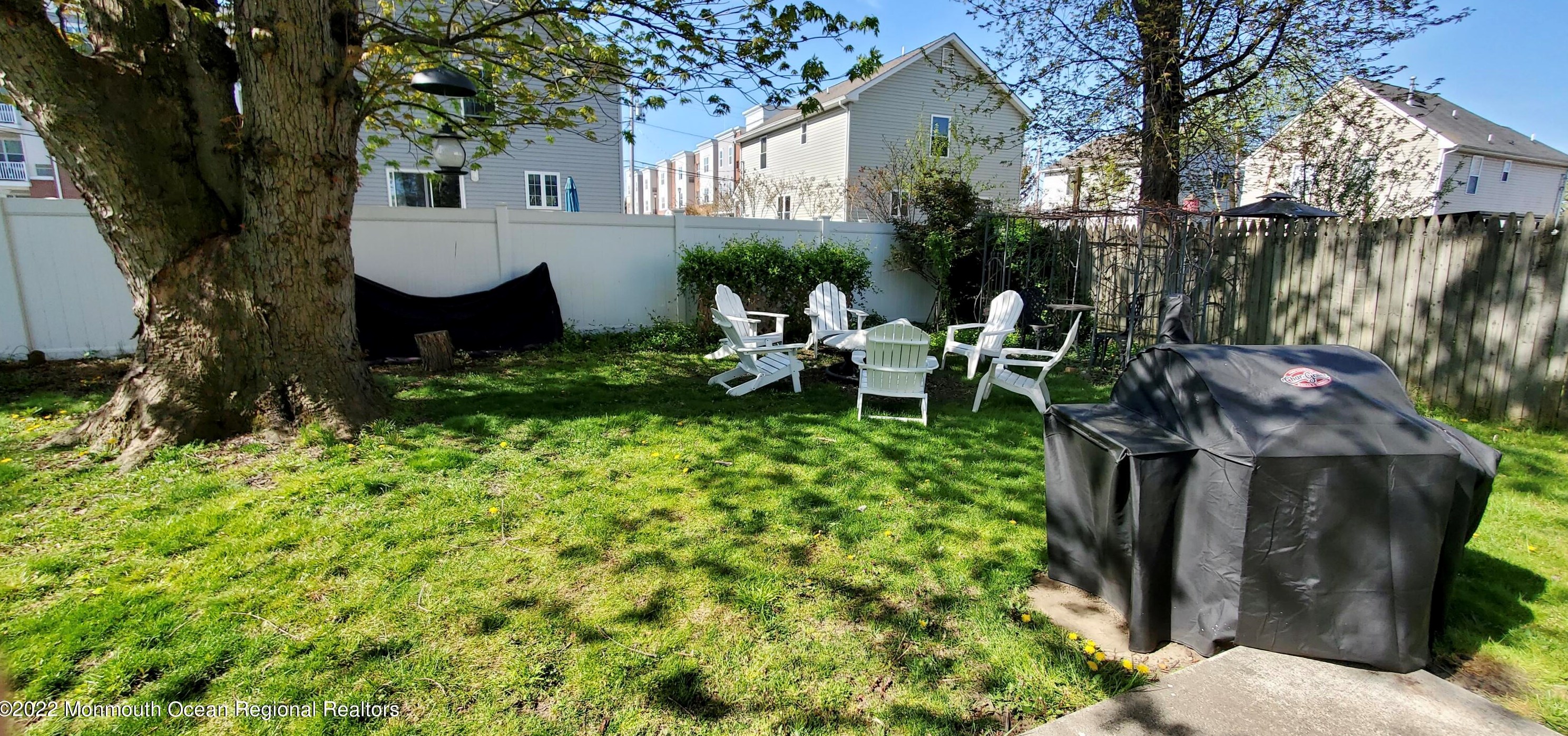 4 Dolan Ave, Matawan NJ 07747-1007 exterior