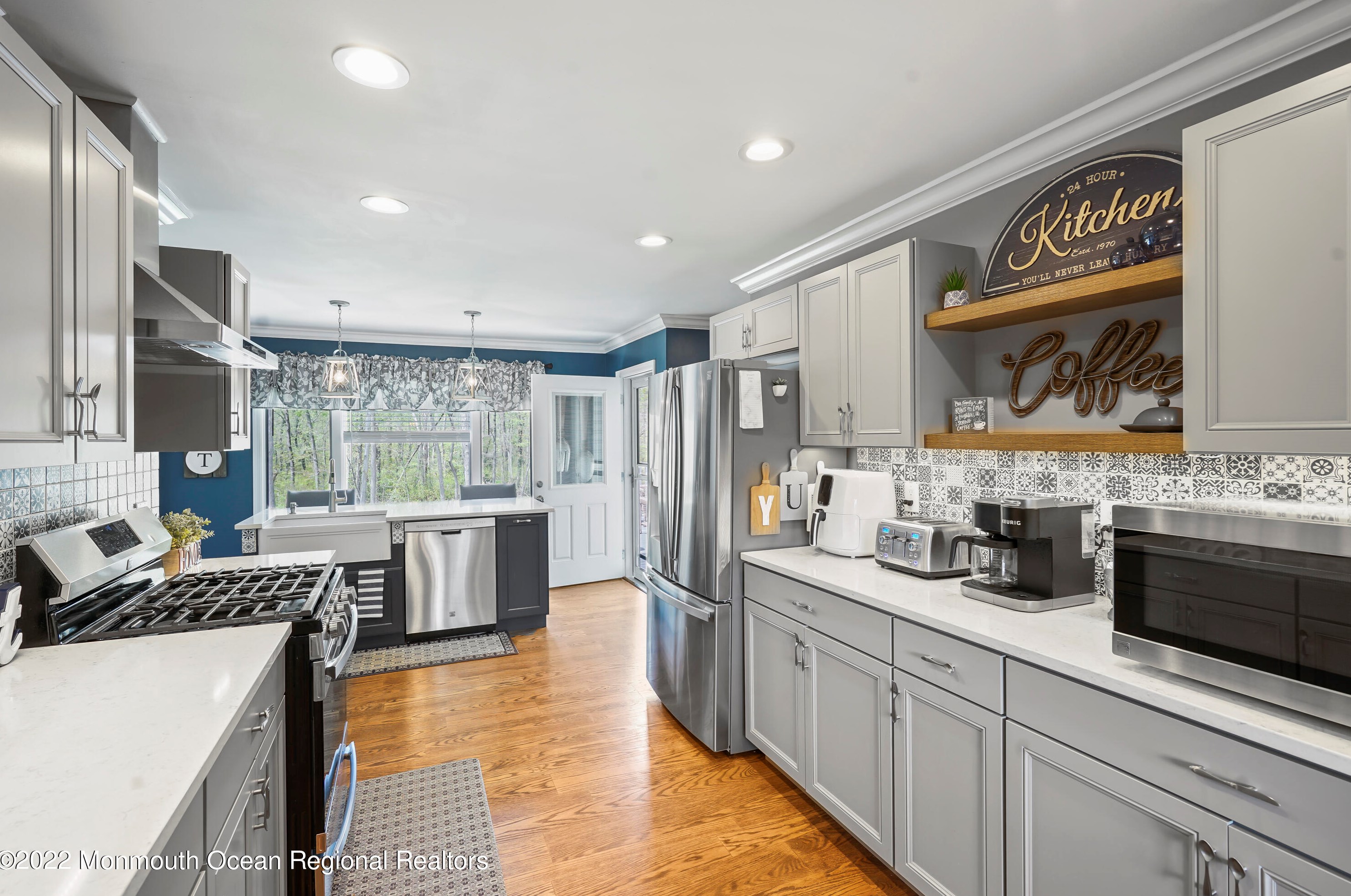 23 Mcfadden Dr, Monroe Twp NJ 08831-2416 exterior