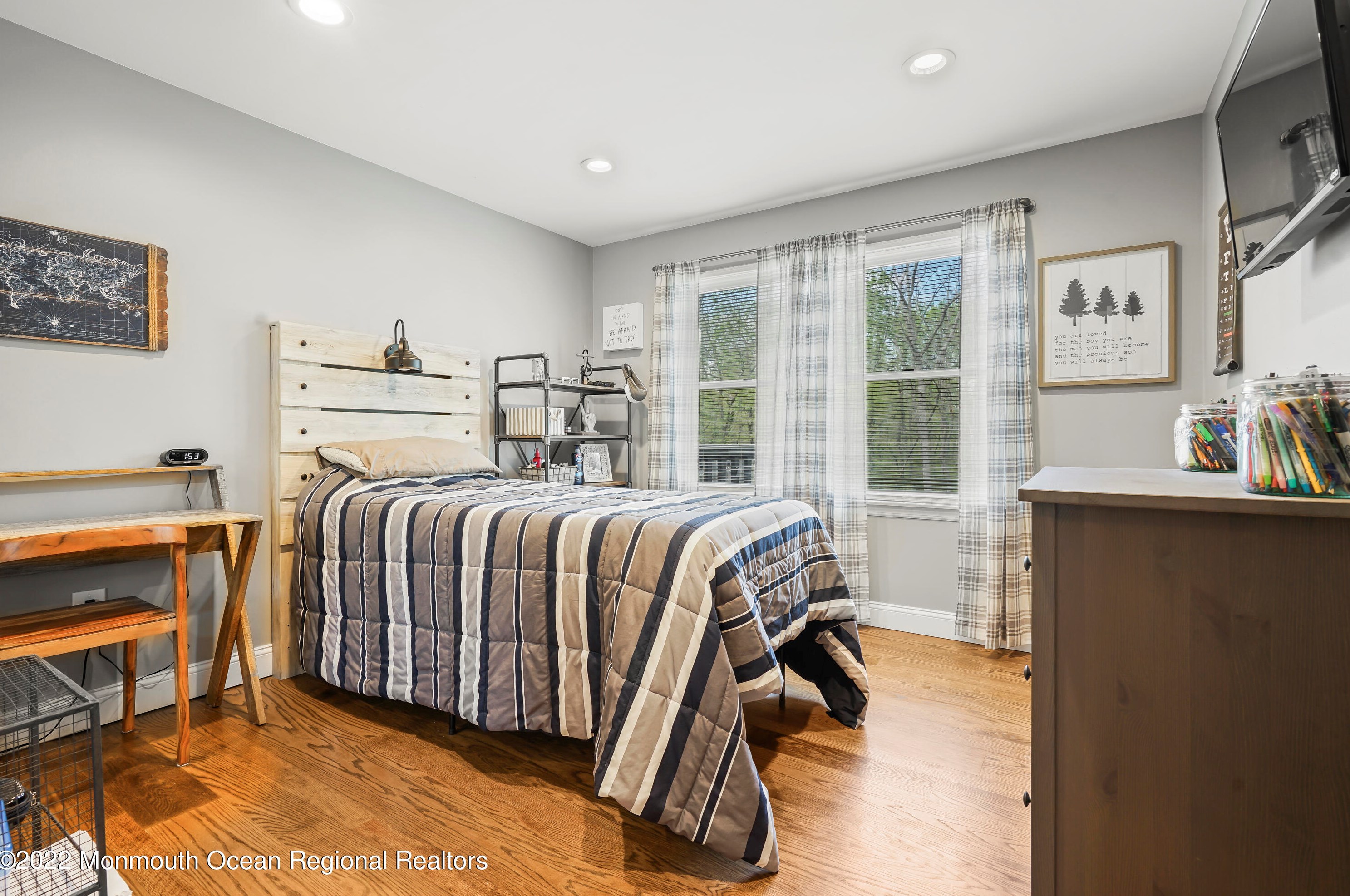 23 Mcfadden Dr, Monroe Twp NJ 08831-2416 exterior