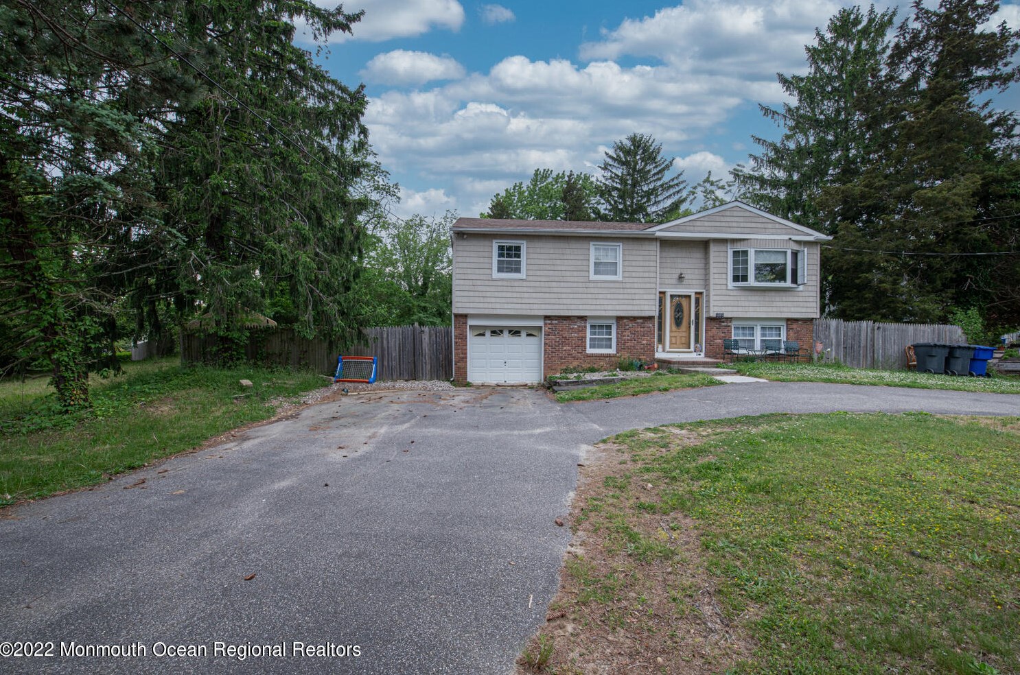 206 Hilltop Rd, Toms River NJ  08753-2721 exterior