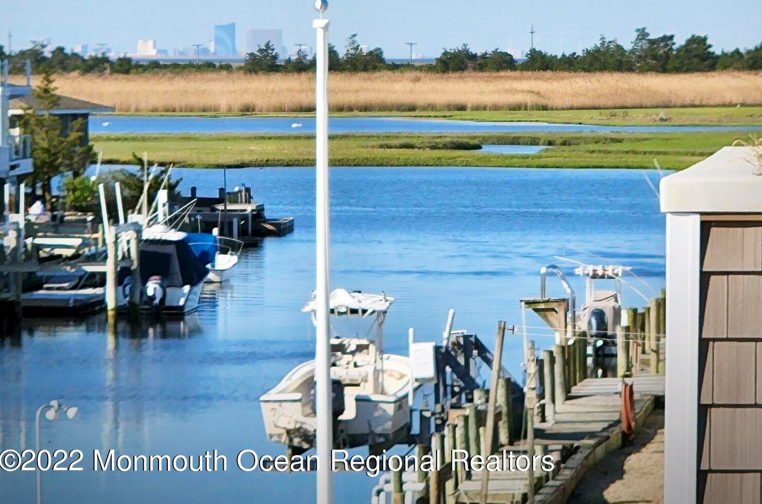 20 Carroll Ave, Tuckerton NJ  08087-2404 exterior