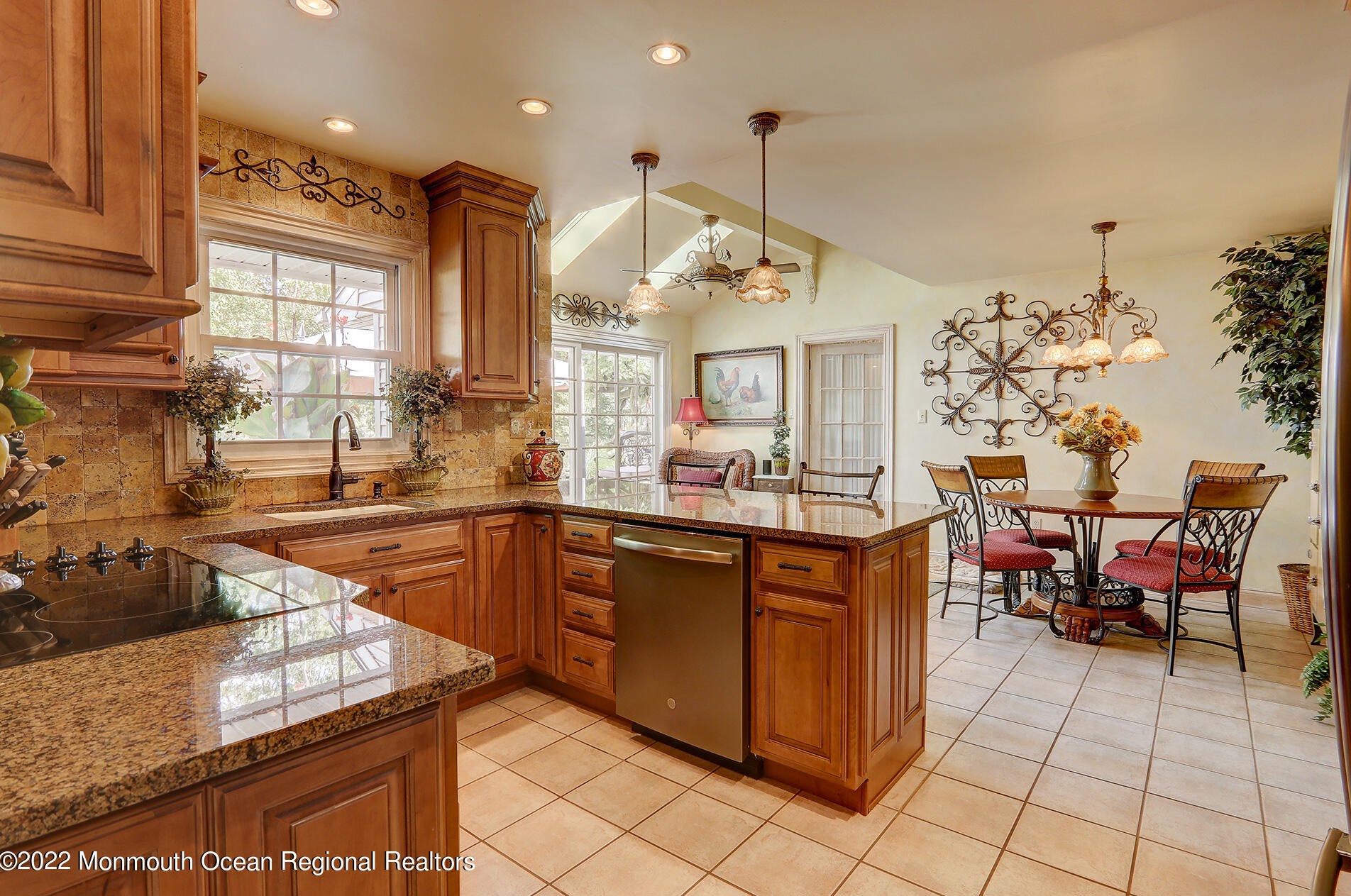 4382 Highway 516, Matawan NJ  07747-2158 exterior