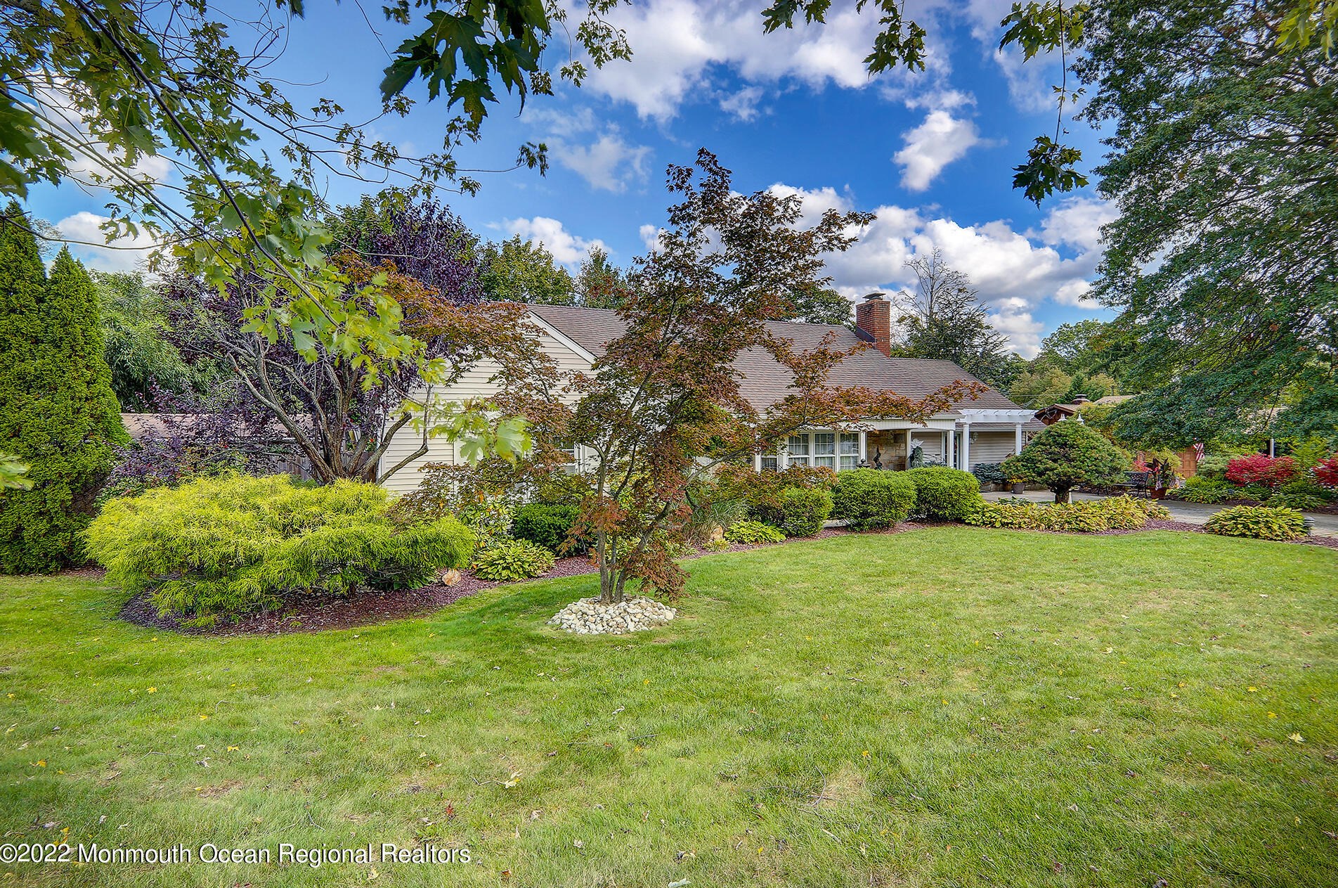 4382 Highway 516, Matawan NJ  07747-2158 exterior