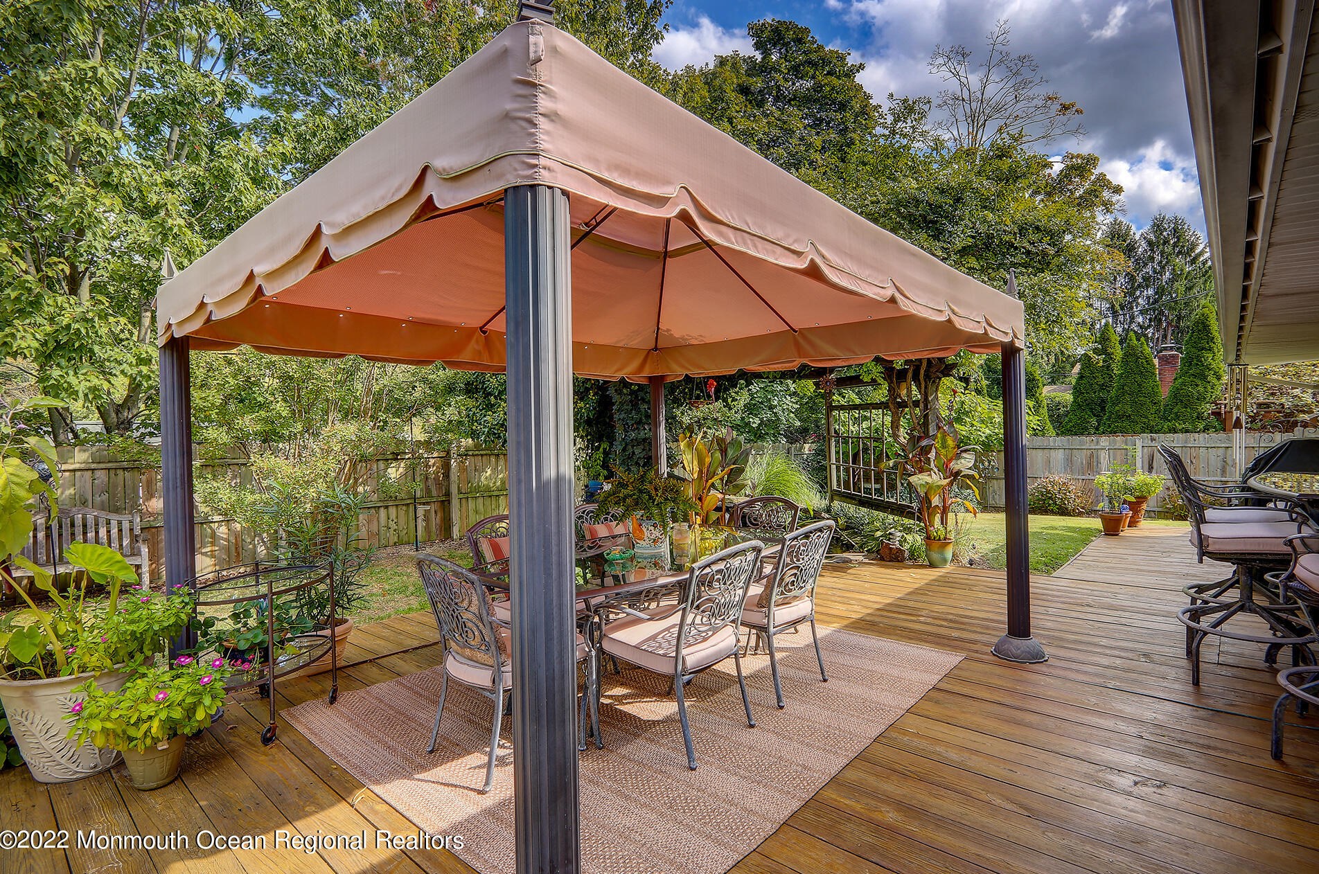 4382 Highway 516, Matawan NJ  07747-2158 exterior