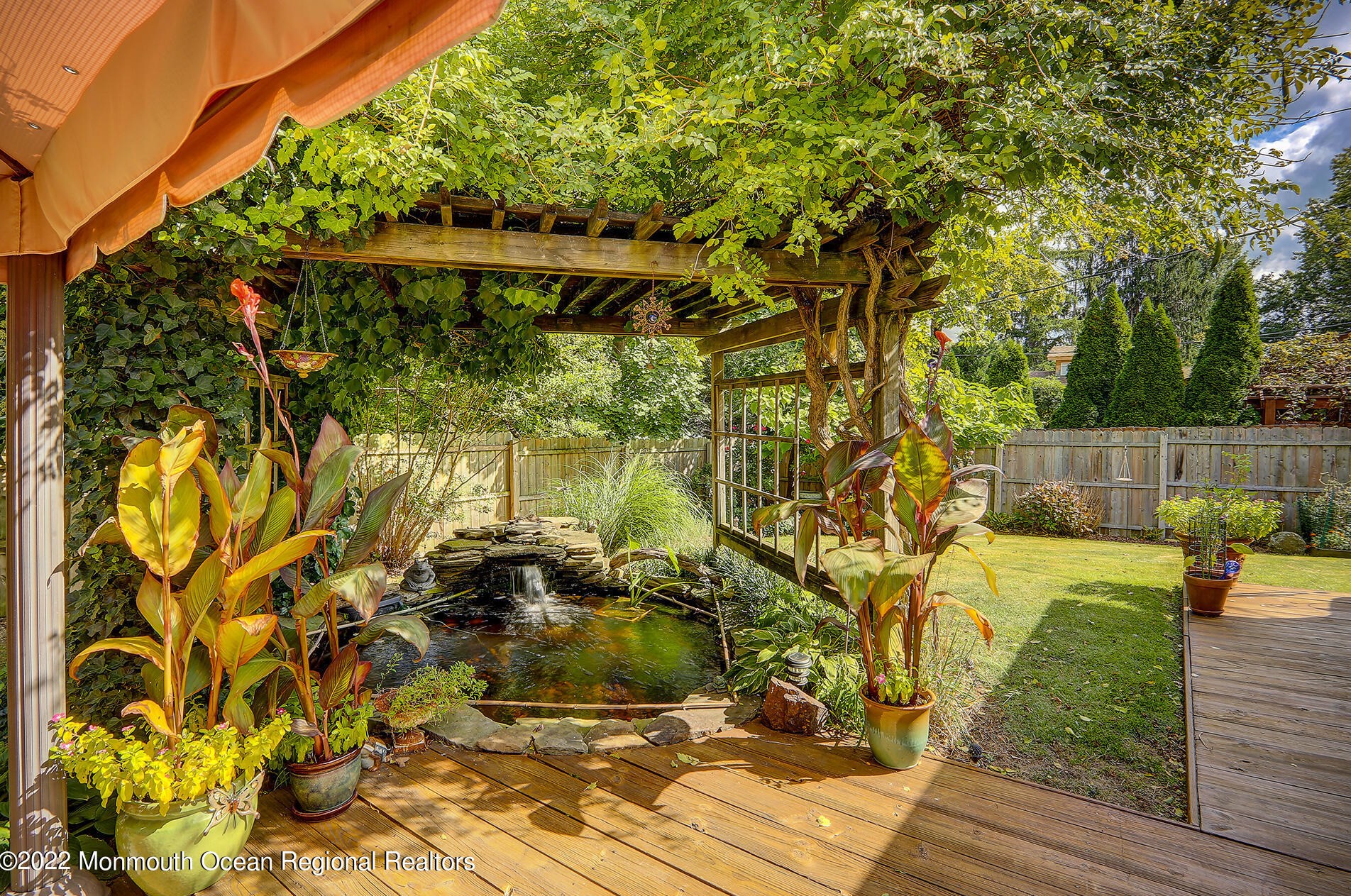 4382 Highway 516, Matawan NJ  07747-2158 exterior