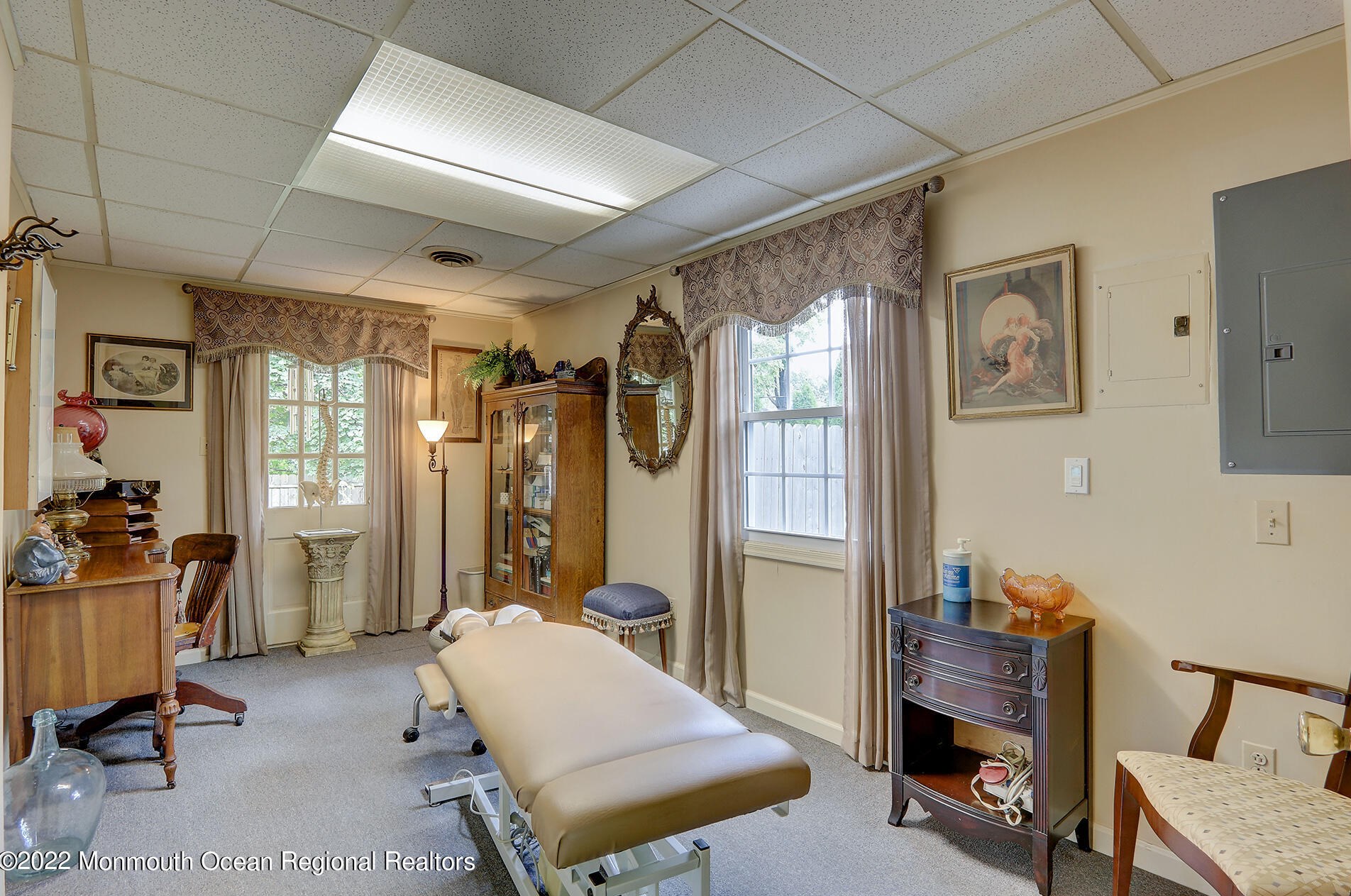 4382 Highway 516, Matawan NJ  07747-2158 exterior