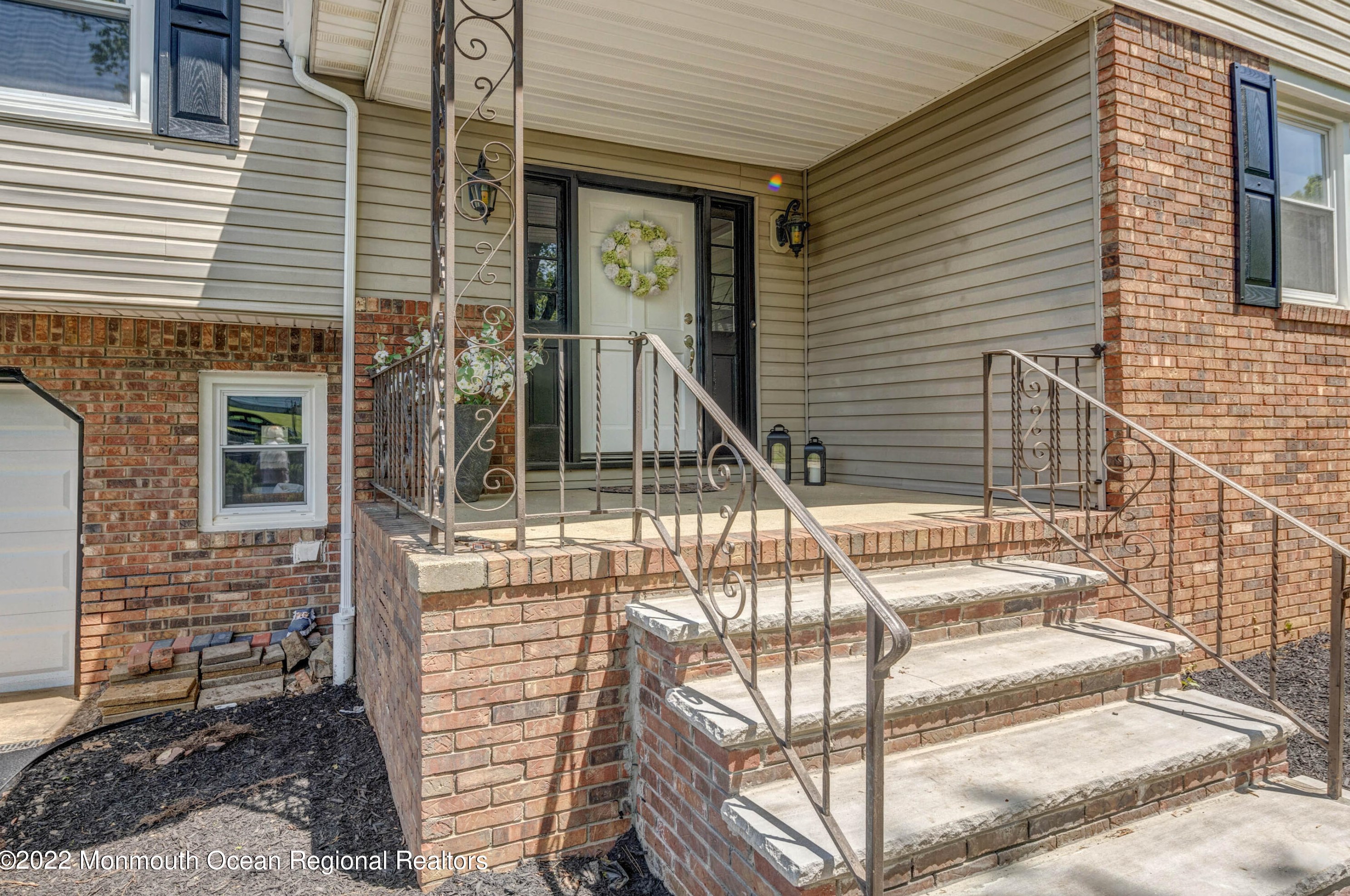 33 Hidden Stream Rd, East Freehold, NJ 07728