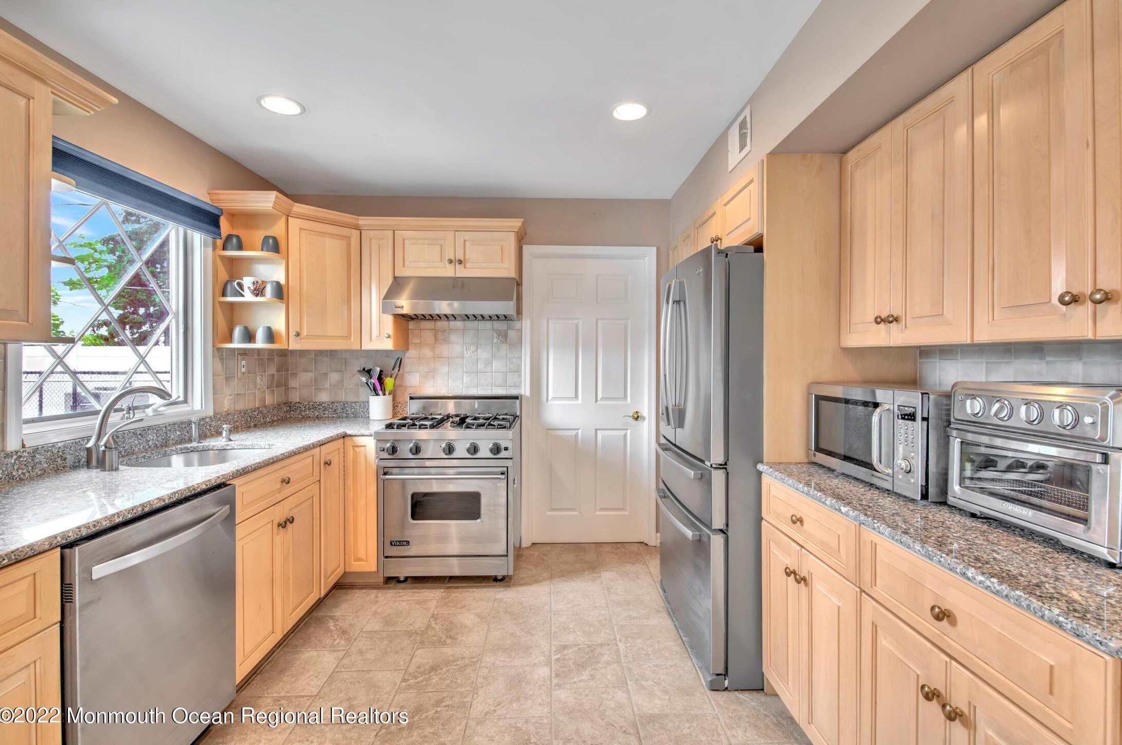 13 Idaho Ln, Matawan NJ 07747-1530 exterior