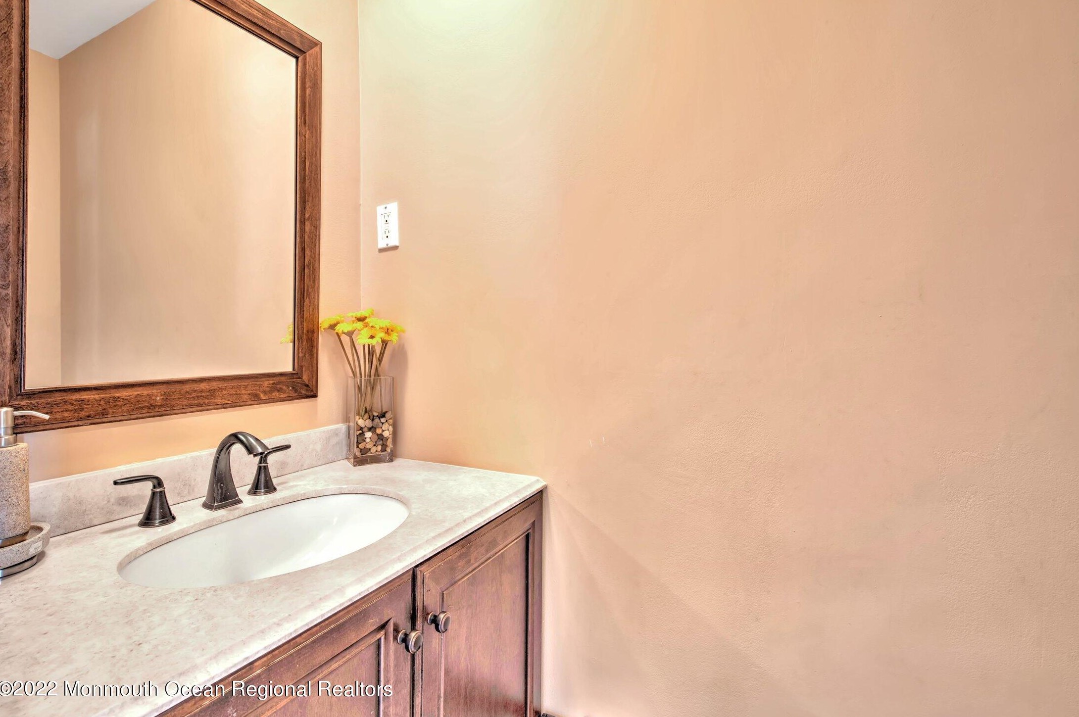 13 Idaho Ln, Matawan NJ 07747-1530 exterior