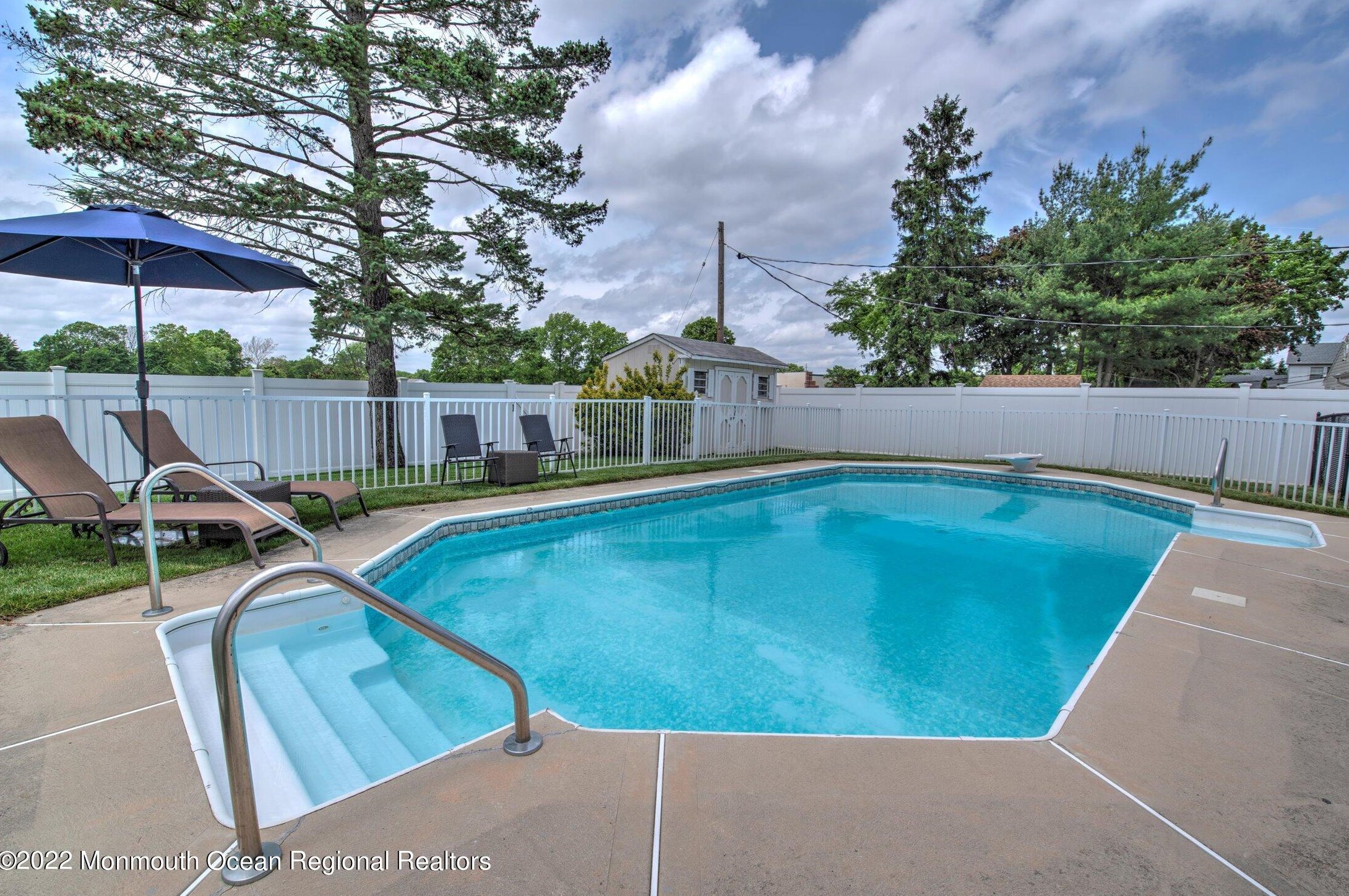 13 Idaho Ln, Matawan NJ 07747-1530 exterior