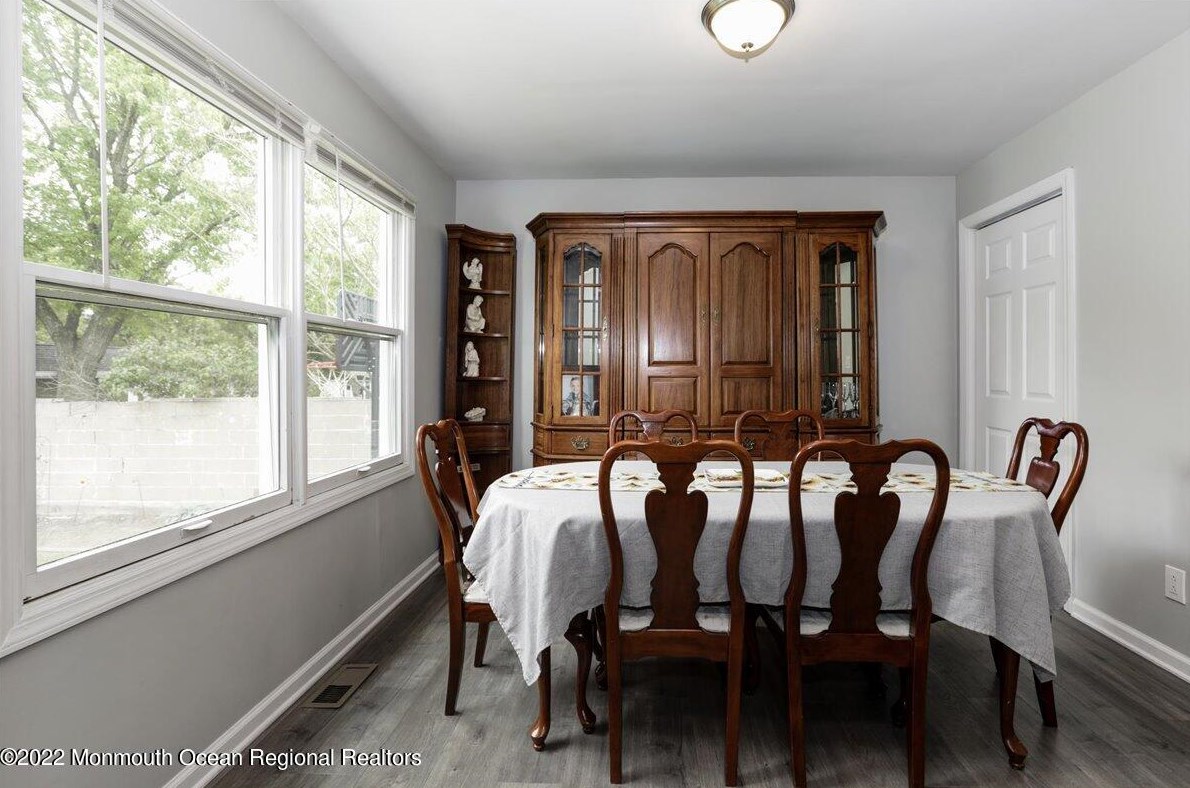 472 Dover Rd, Toms River NJ 08757-5222 exterior