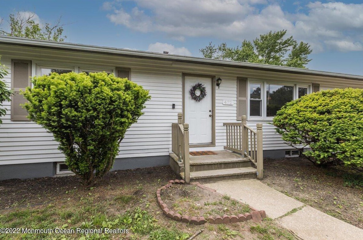 472 Dover Rd, Toms River NJ 08757-5222 exterior