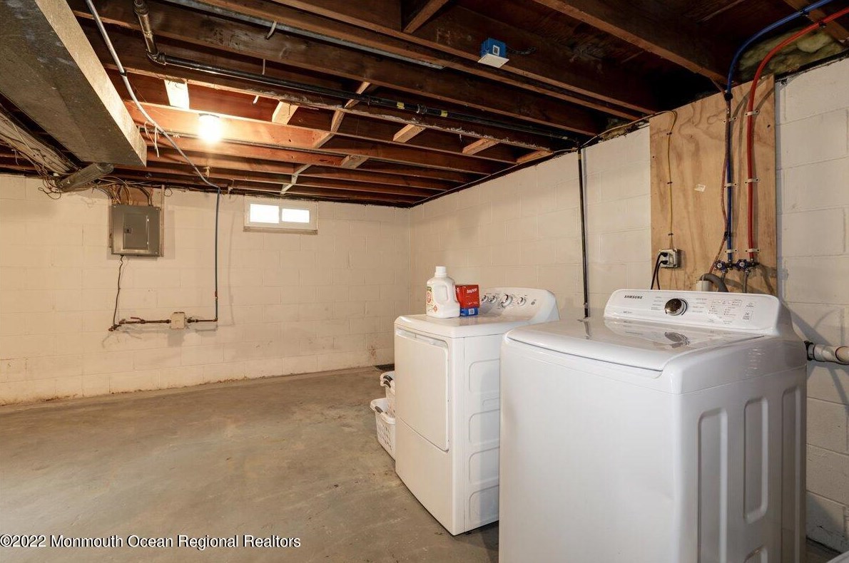 472 Dover Rd, Toms River NJ 08757-5222 exterior