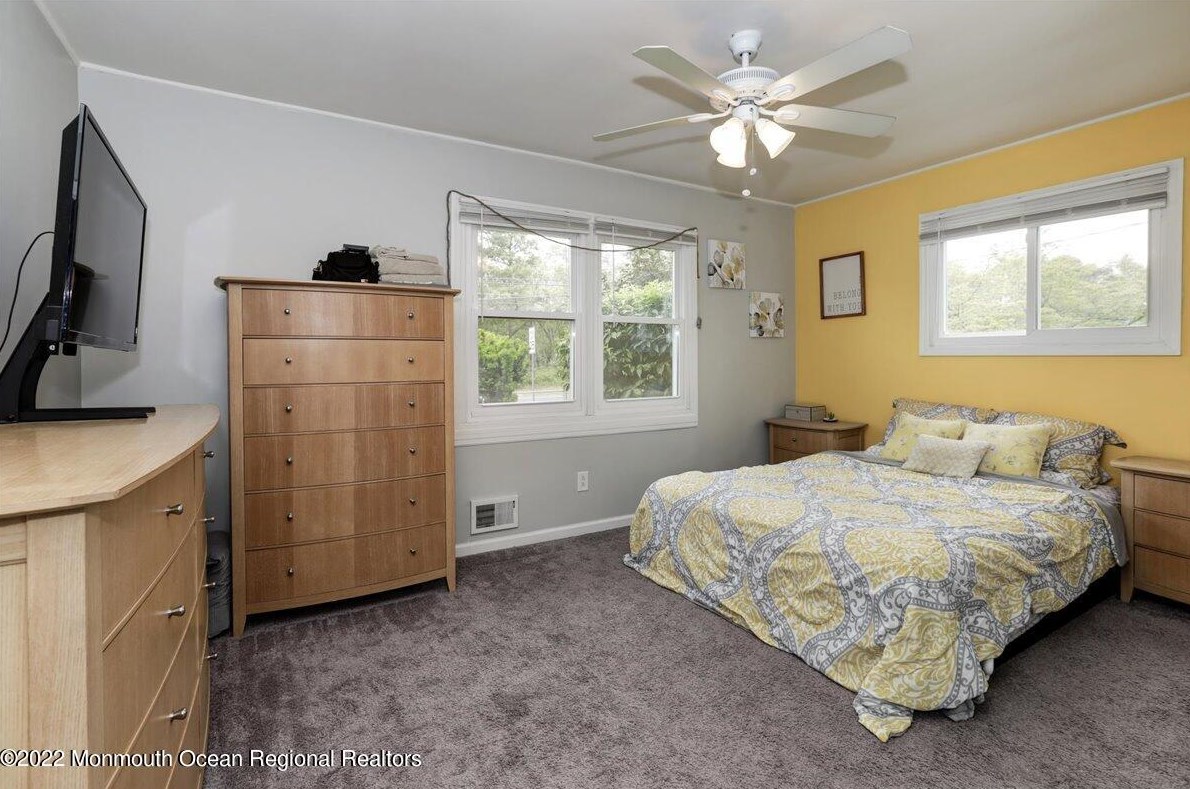 472 Dover Rd, Toms River NJ 08757-5222 exterior