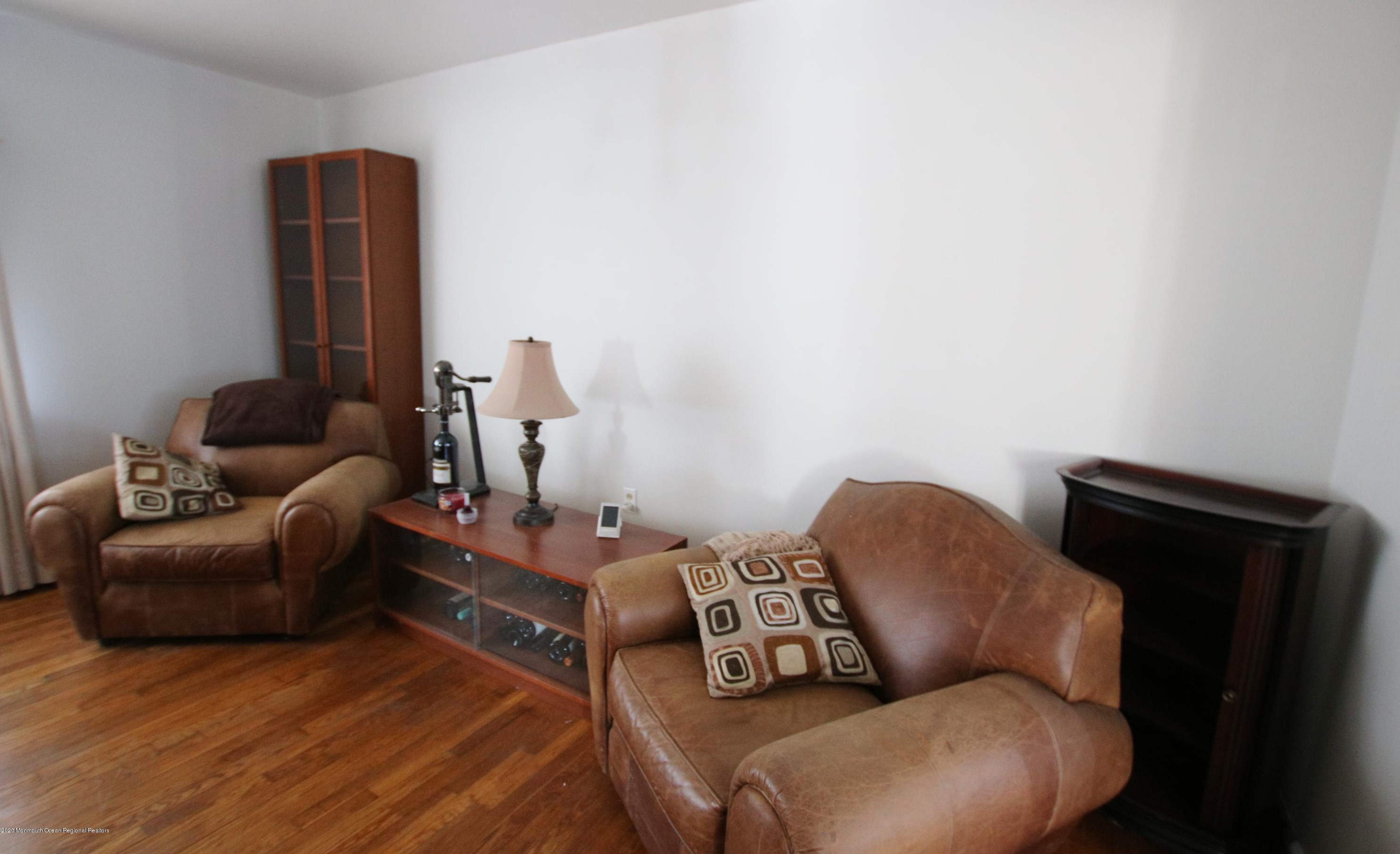 450 Redmond Ave, Oakhurst NJ  07755-1428 exterior