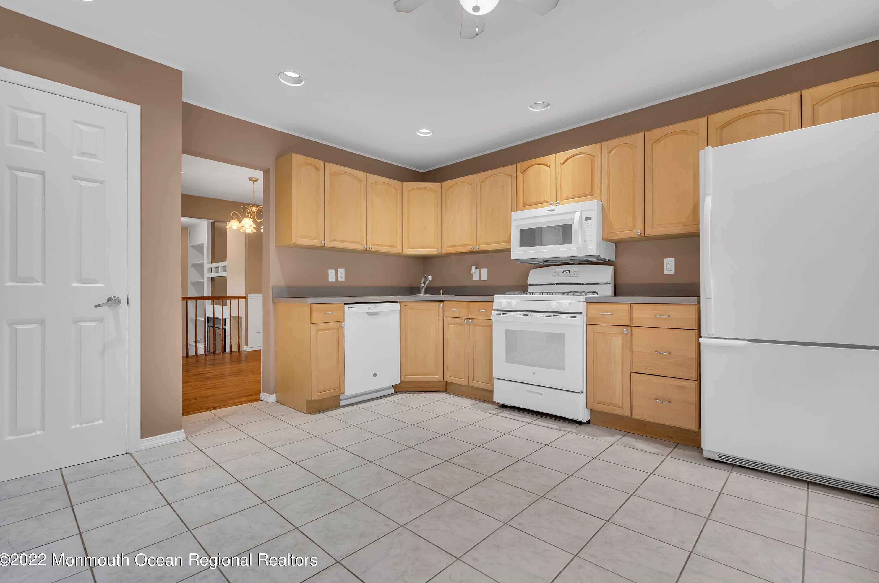 204 Bent Trl, Toms River NJ 08753-8339 exterior