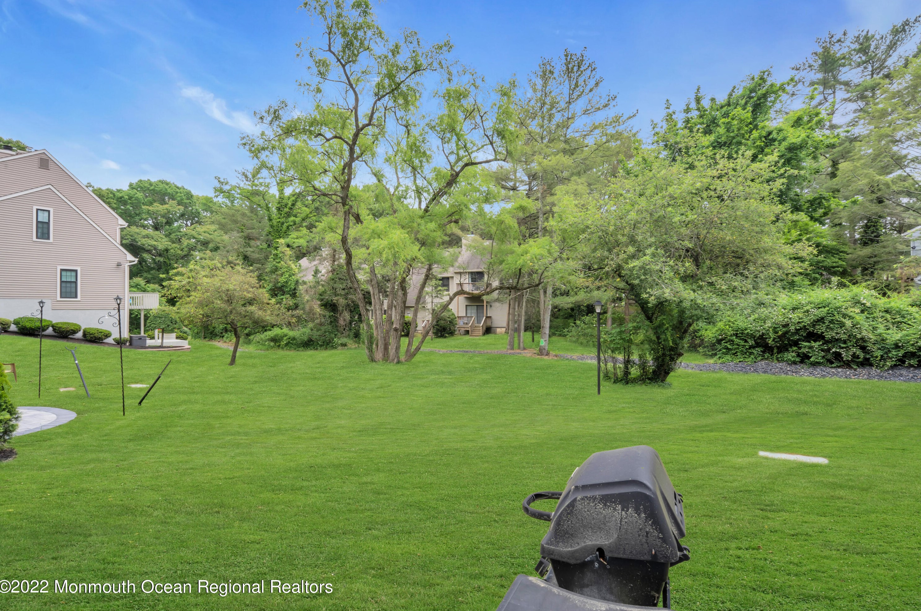 204 Bent Trl, Toms River NJ 08753-8339 exterior