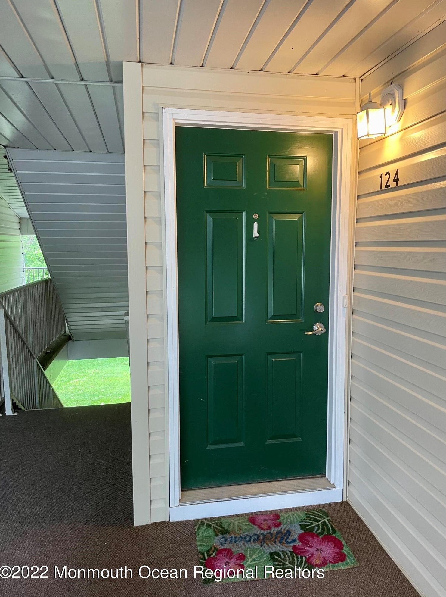124 Walden Cir, Trenton NJ  08691-3444 exterior