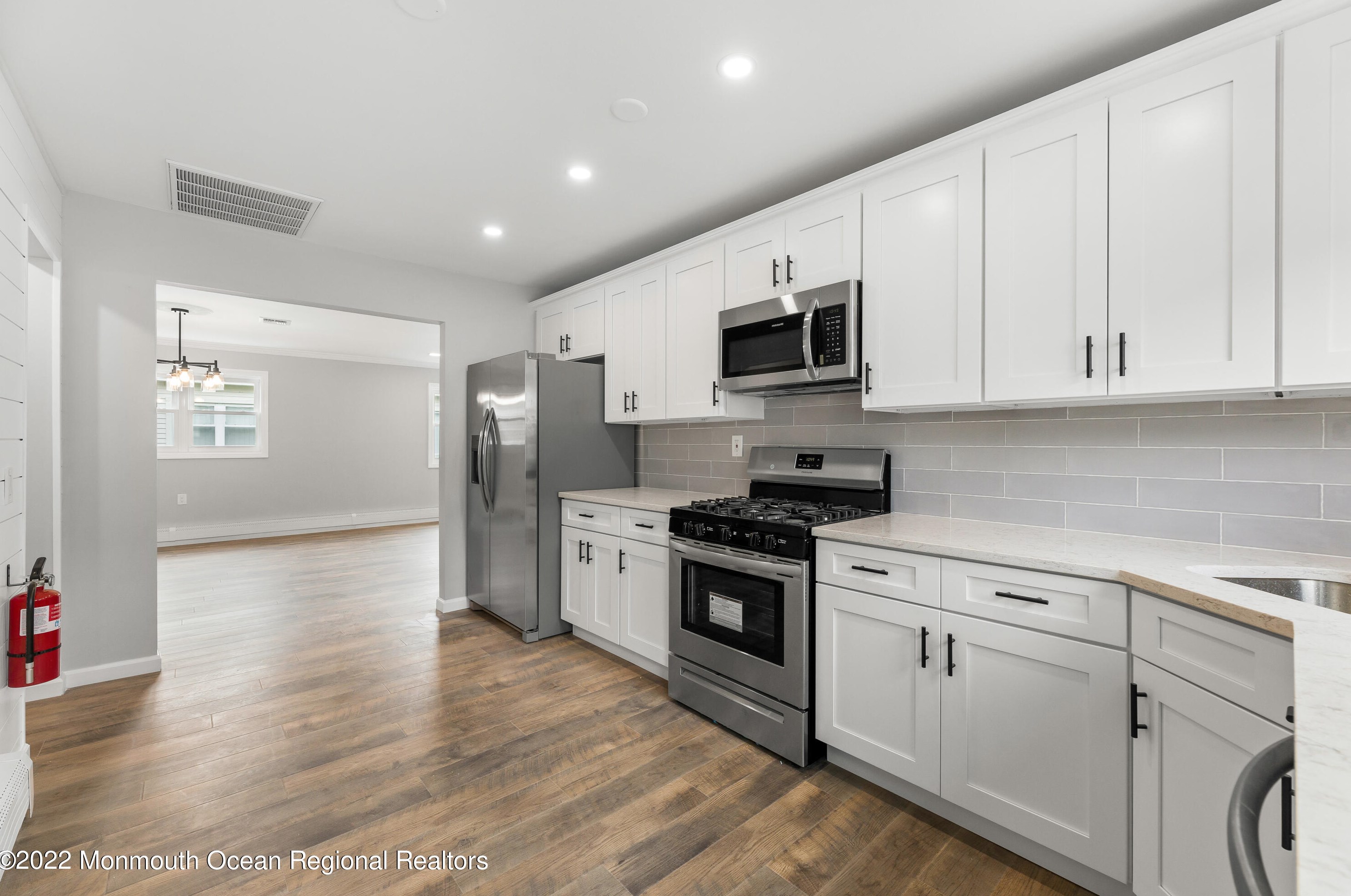 71 Hyannis St, Toms River NJ  08757-3843 exterior