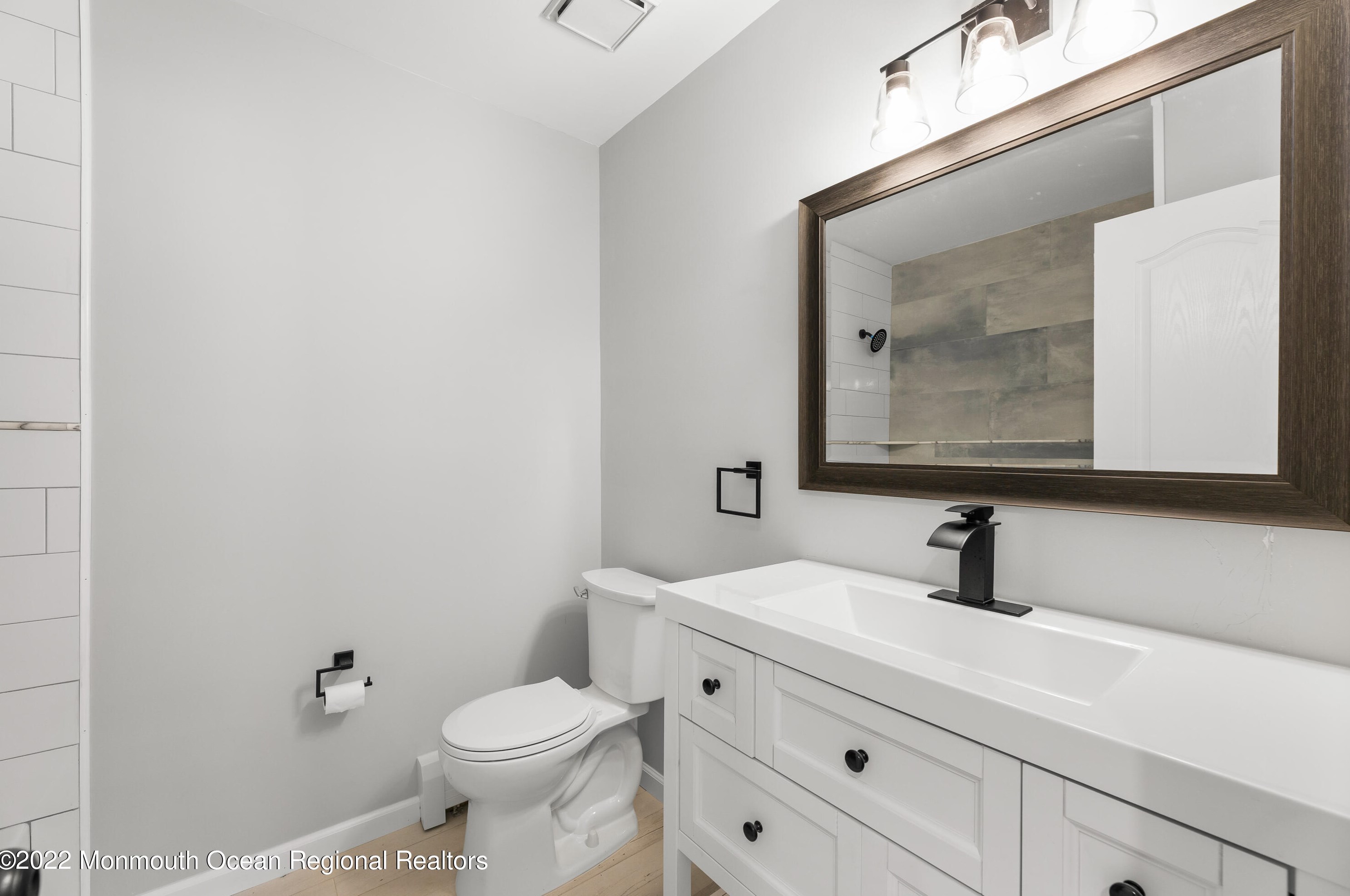 71 Hyannis St, Toms River NJ  08757-3843 exterior