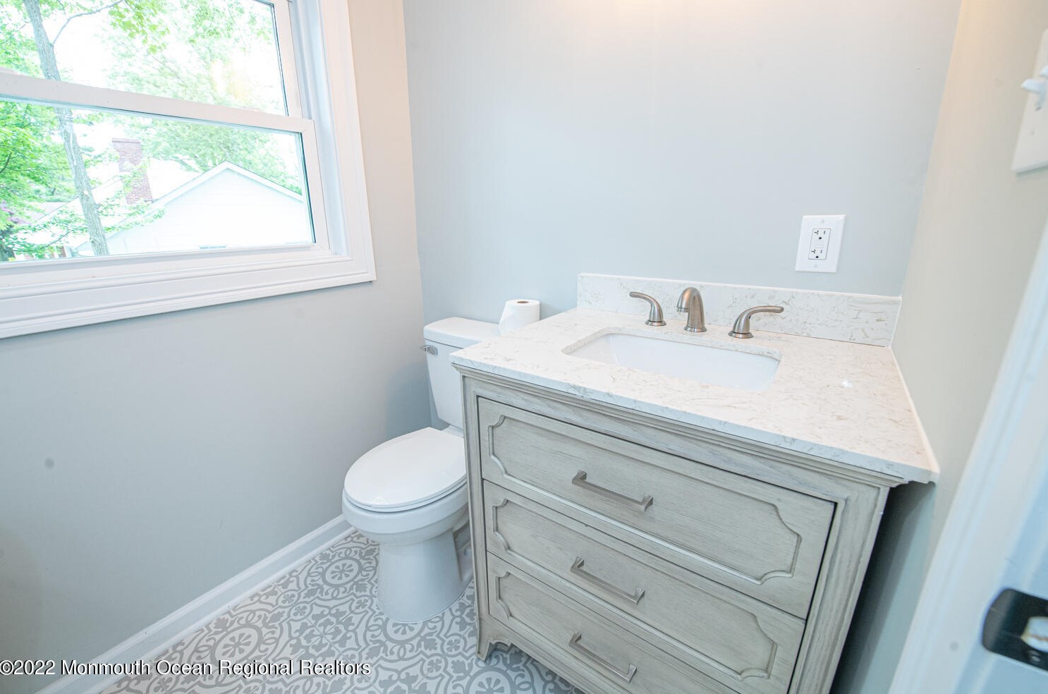 46 Avondale Ln, Matawan NJ  07747-1235 exterior