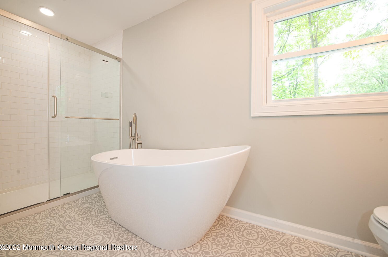 46 Avondale Ln, Matawan NJ  07747-1235 exterior