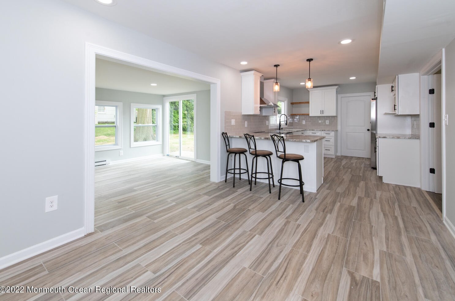 46 Avondale Ln, Matawan NJ  07747-1235 exterior