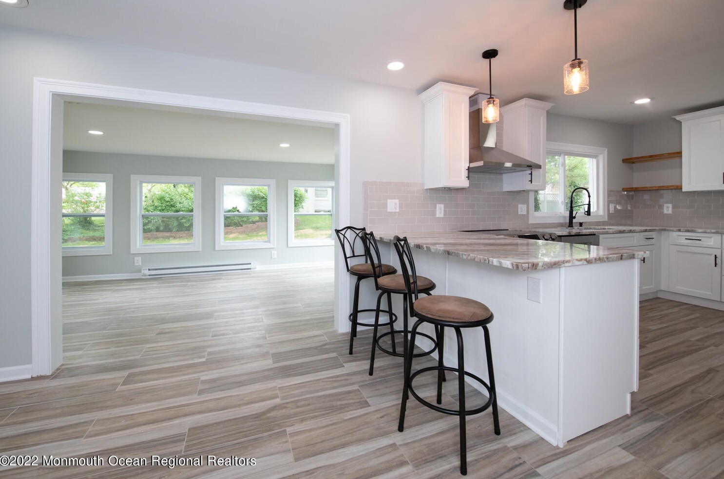 46 Avondale Ln, Matawan NJ  07747-1235 exterior