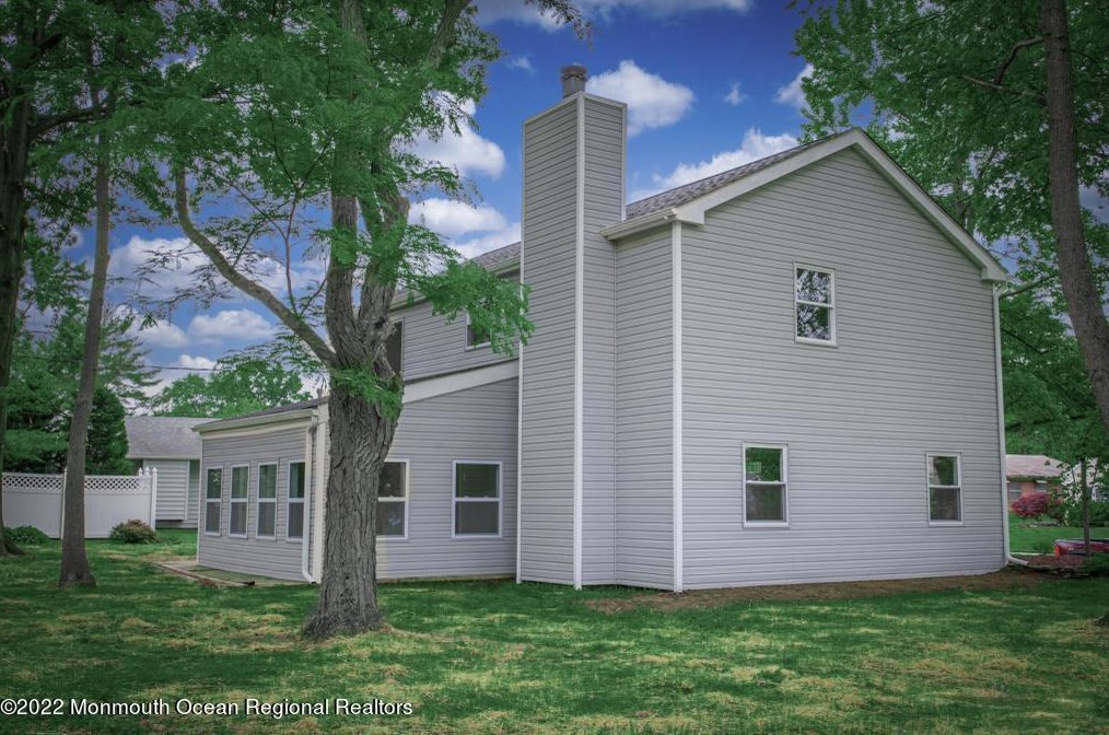 46 Avondale Ln, Matawan NJ  07747-1235 exterior