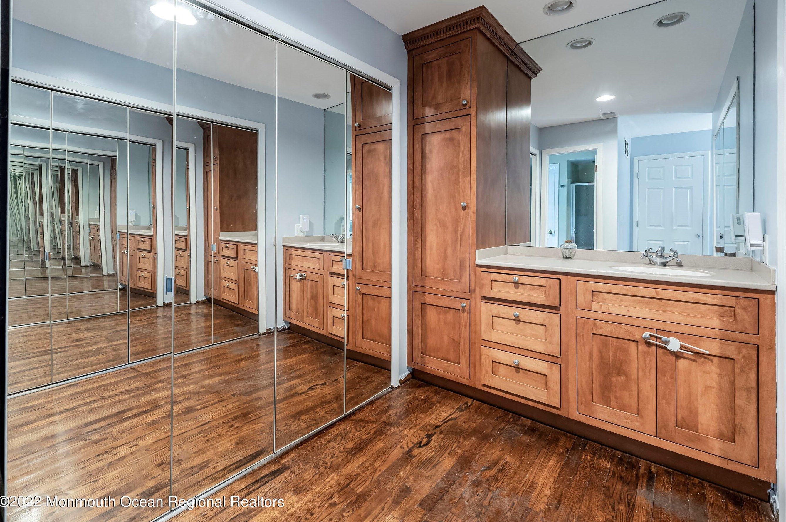 722 Mccormick Dr, Toms River NJ  08753-4338 exterior