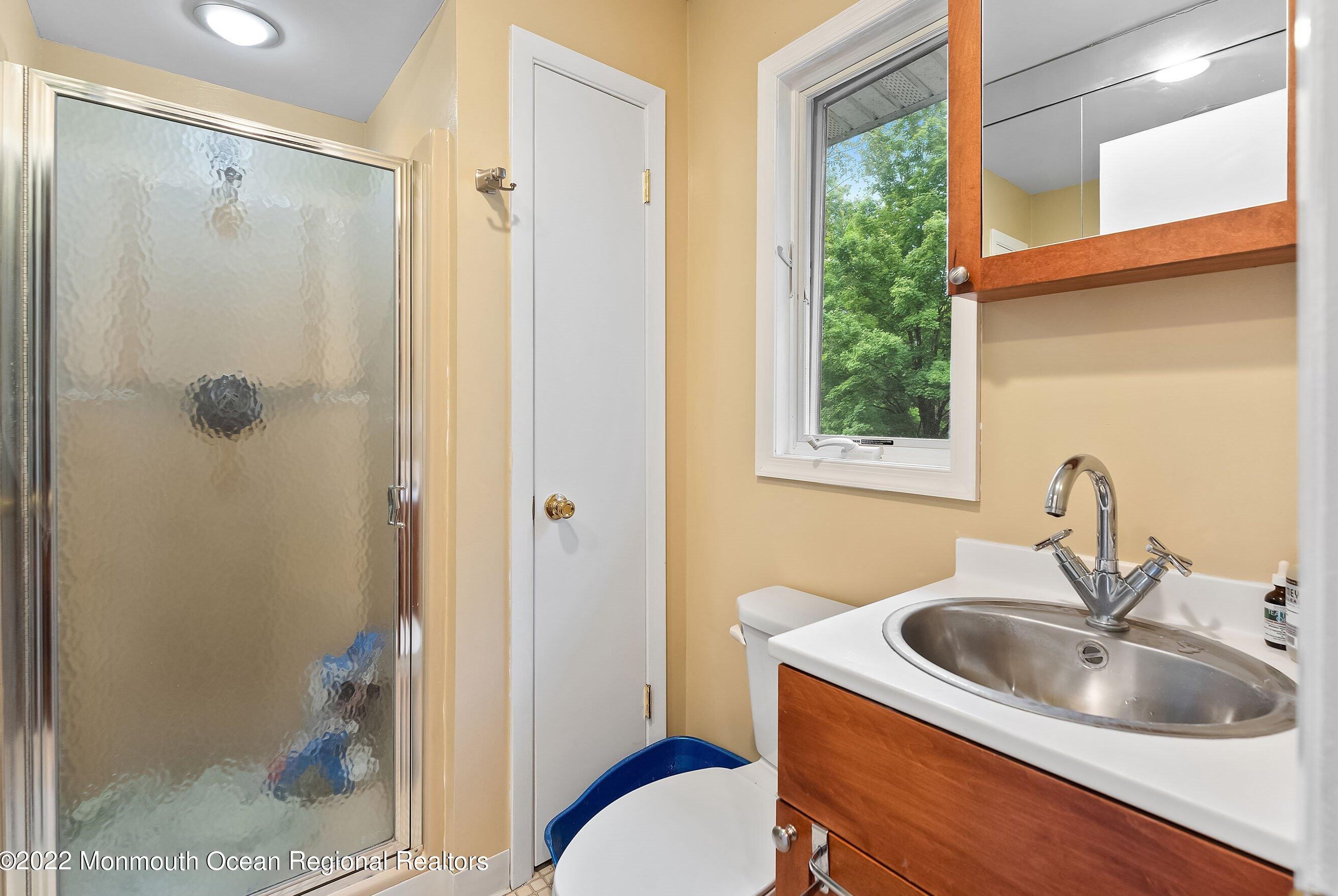 722 Mccormick Dr, Toms River NJ  08753-4338 exterior