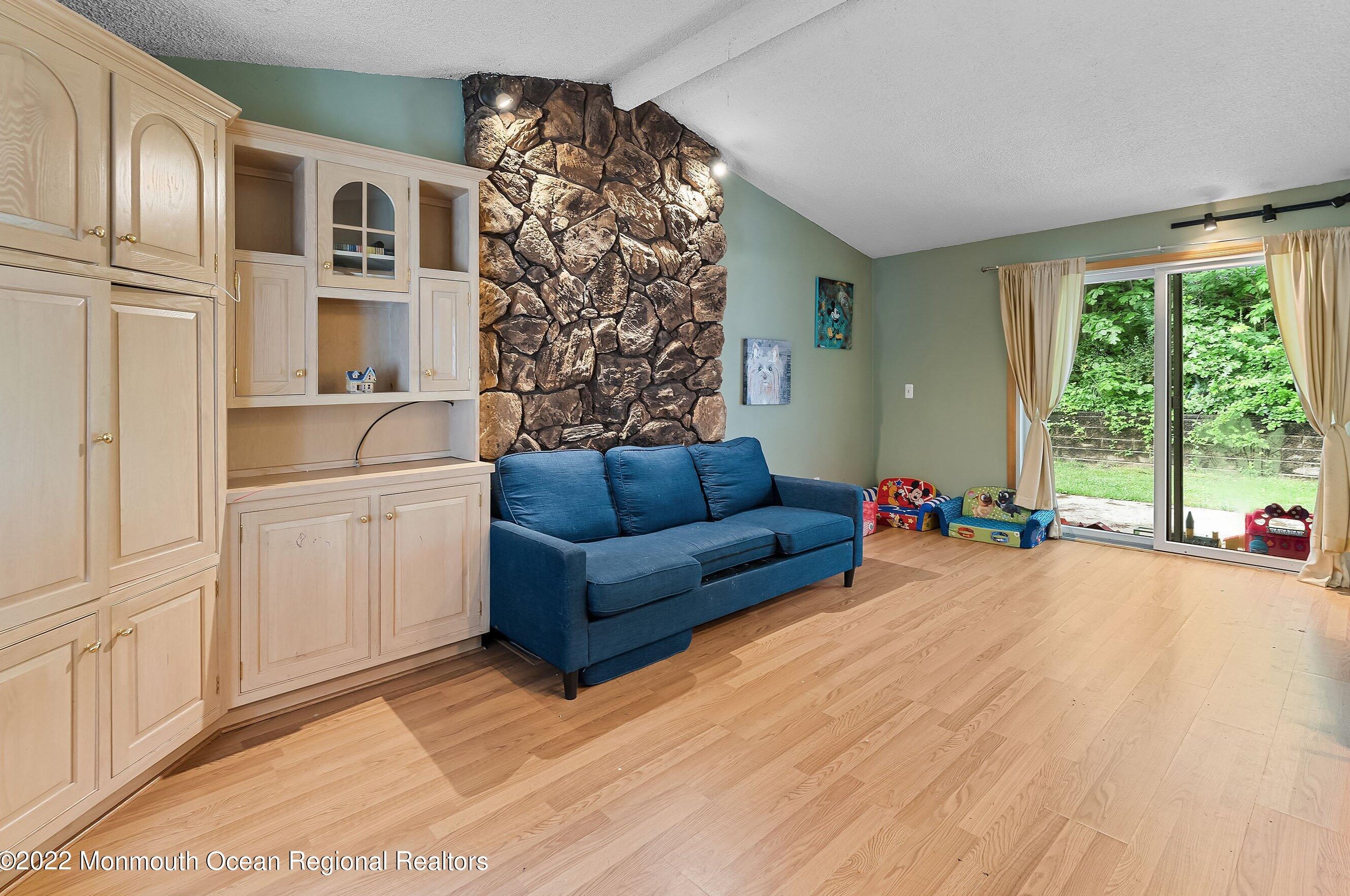 722 Mccormick Dr, Toms River NJ  08753-4338 exterior