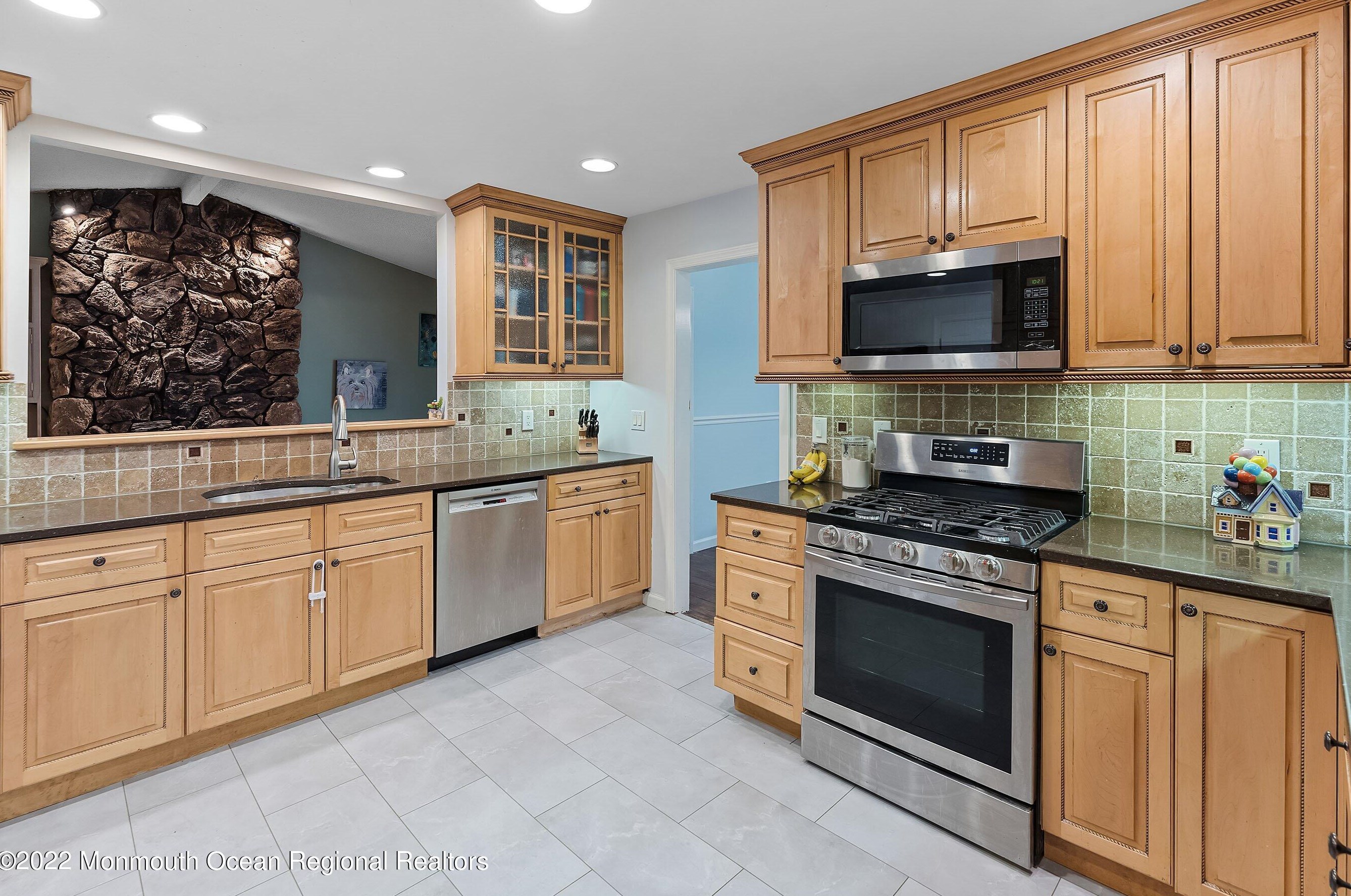 722 Mccormick Dr, Toms River NJ  08753-4338 exterior