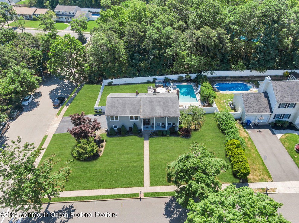 3 London Ct, Toms River NJ 08753-2215 exterior