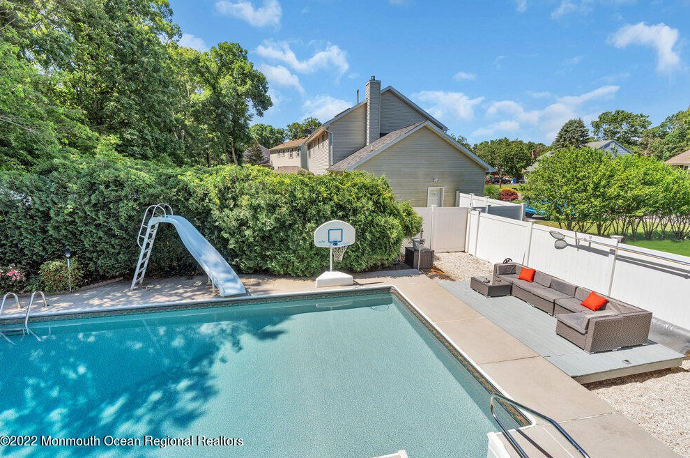 3 London Ct, Toms River NJ 08753-2215 exterior