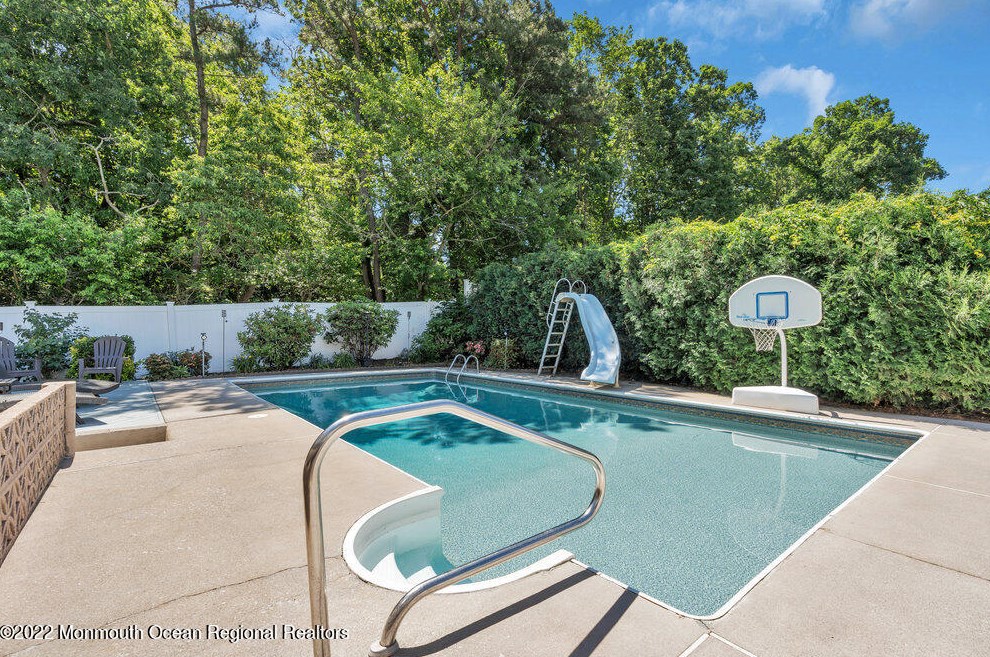 3 London Ct, Toms River NJ 08753-2215 exterior