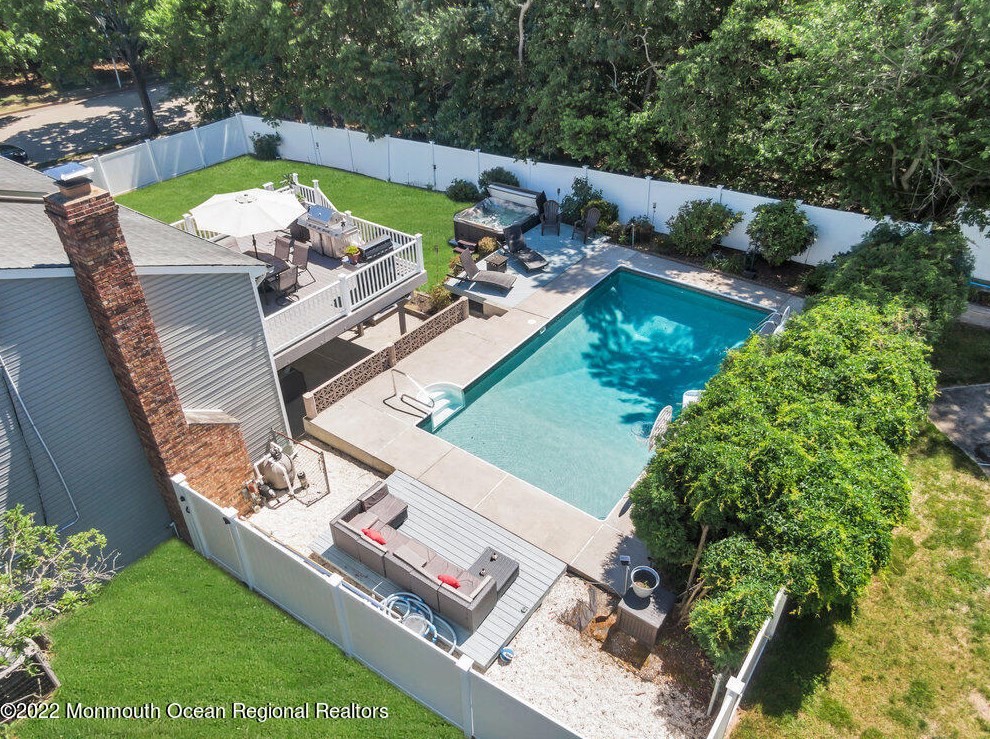 3 London Ct, Toms River NJ 08753-2215 exterior