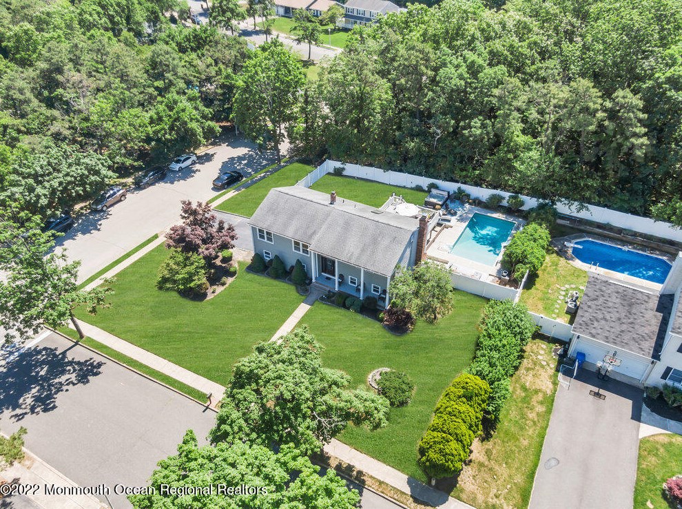 3 London Ct, Toms River NJ 08753-2215 exterior