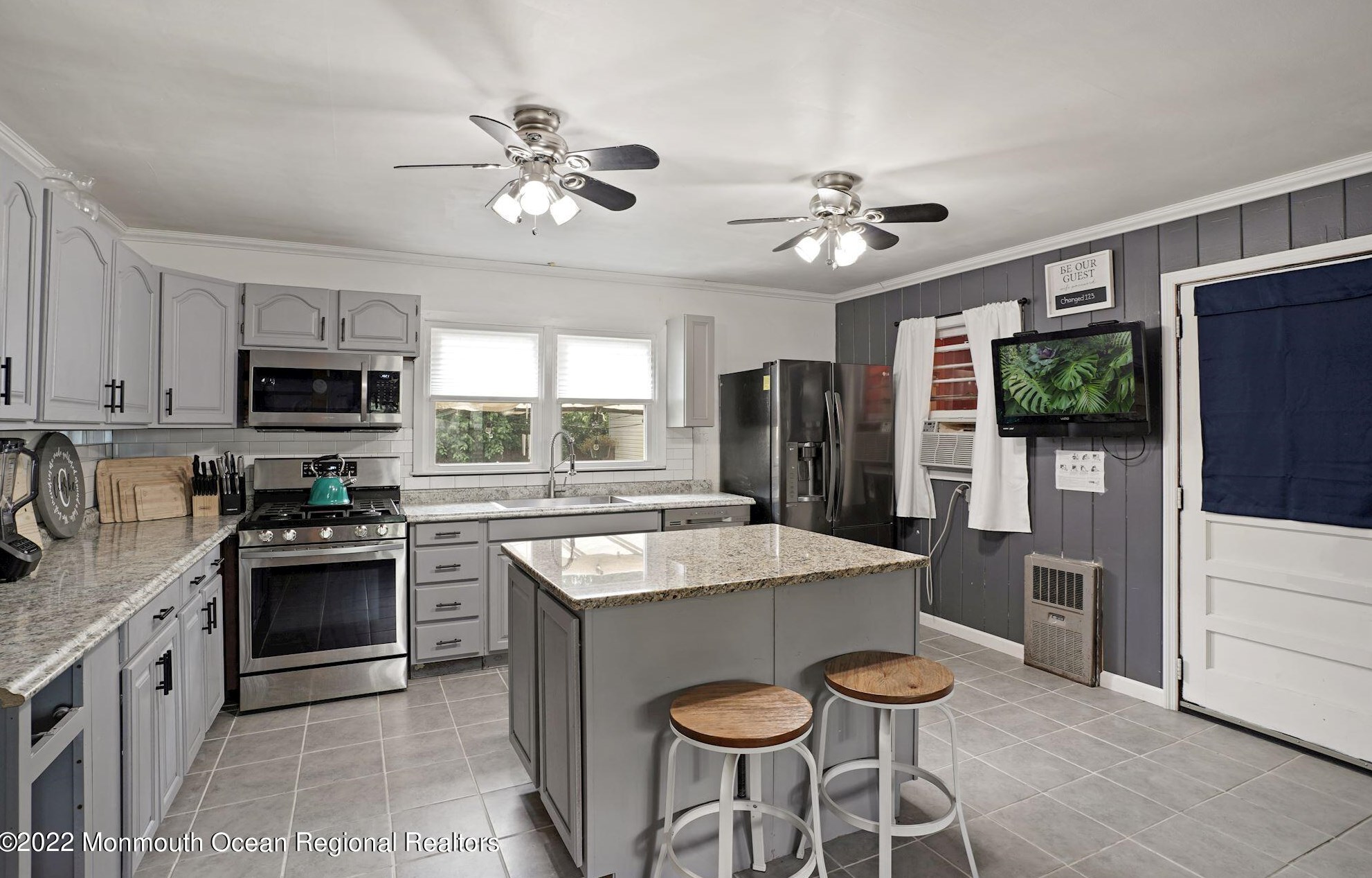 1137 Beachwood Blvd, Beachwood NJ  08722-2203 exterior
