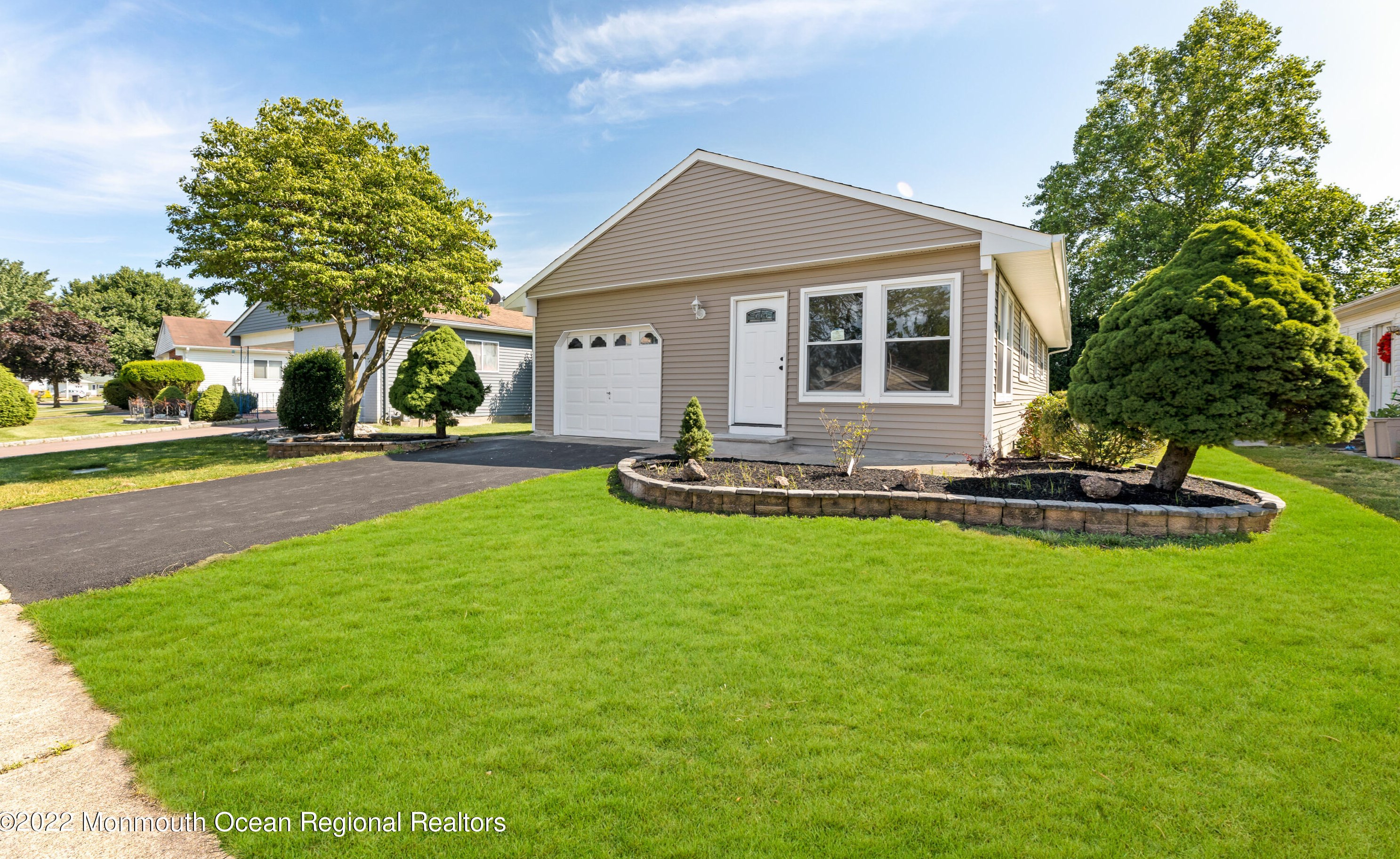 97 Torrey Pines Dr, Toms River NJ  08757-5721 exterior