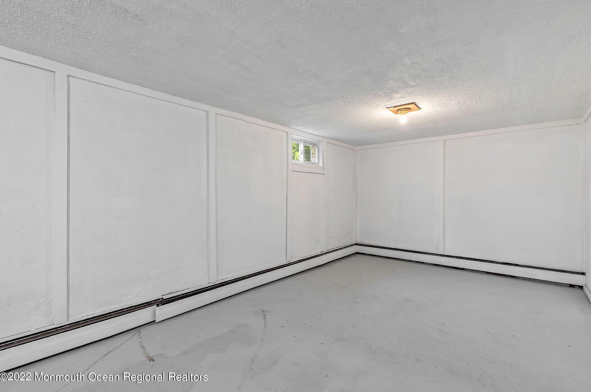 16 Newman St, Ideal Beach NJ  07734-3043 exterior