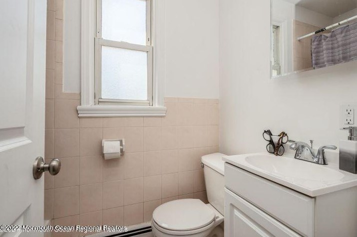 53 Maplewood Ave, Ideal Beach NJ  07734-1133 exterior