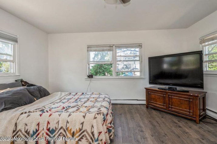 53 Maplewood Ave, Ideal Beach NJ  07734-1133 exterior