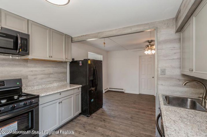 53 Maplewood Ave, Ideal Beach NJ  07734-1133 exterior