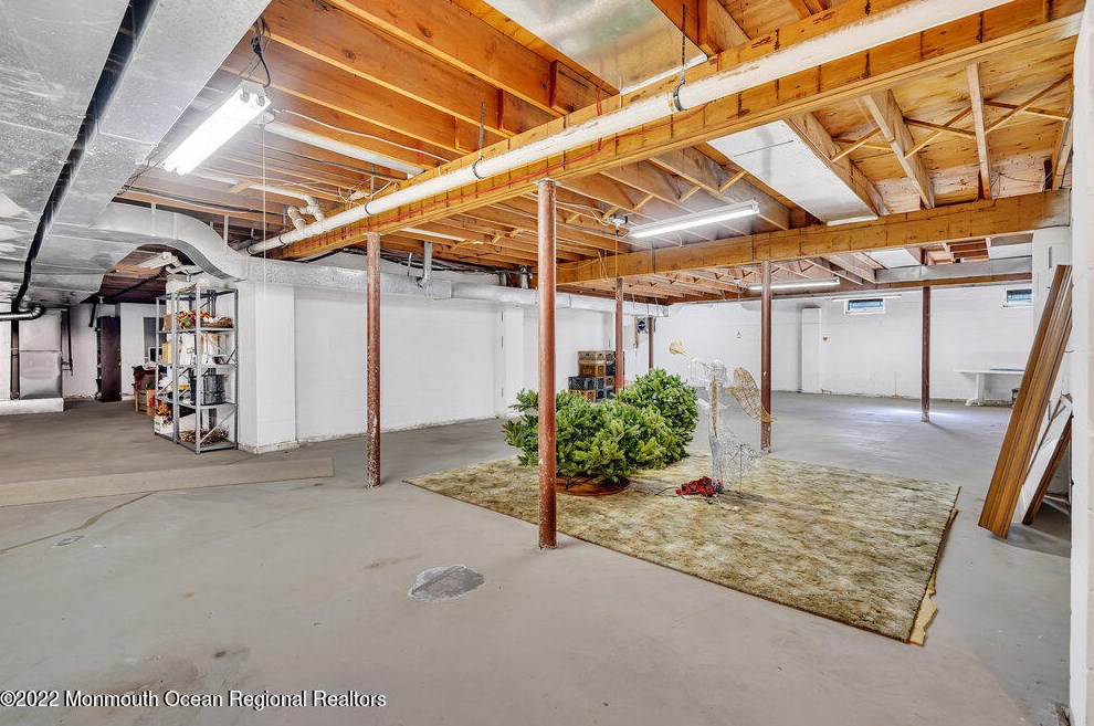 1982 Leonard Dr, Toms River NJ  08755-1501 exterior