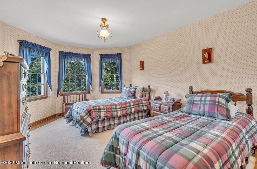 1982 Leonard Dr, Toms River NJ  08755-1501 exterior