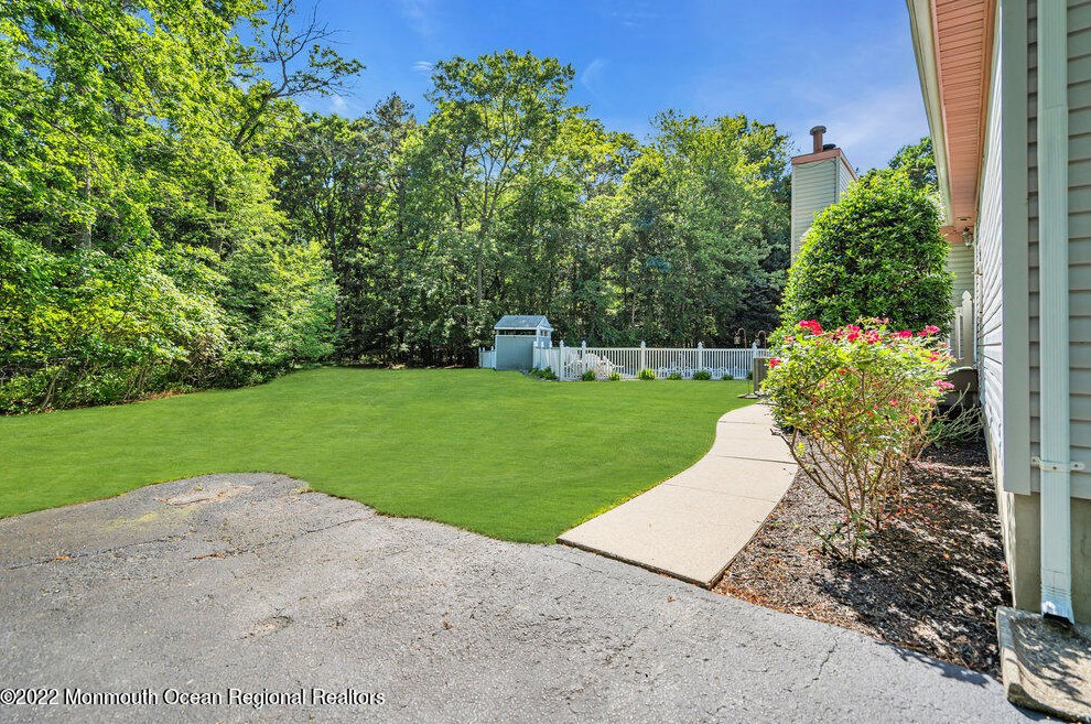 1982 Leonard Dr, Toms River NJ  08755-1501 exterior